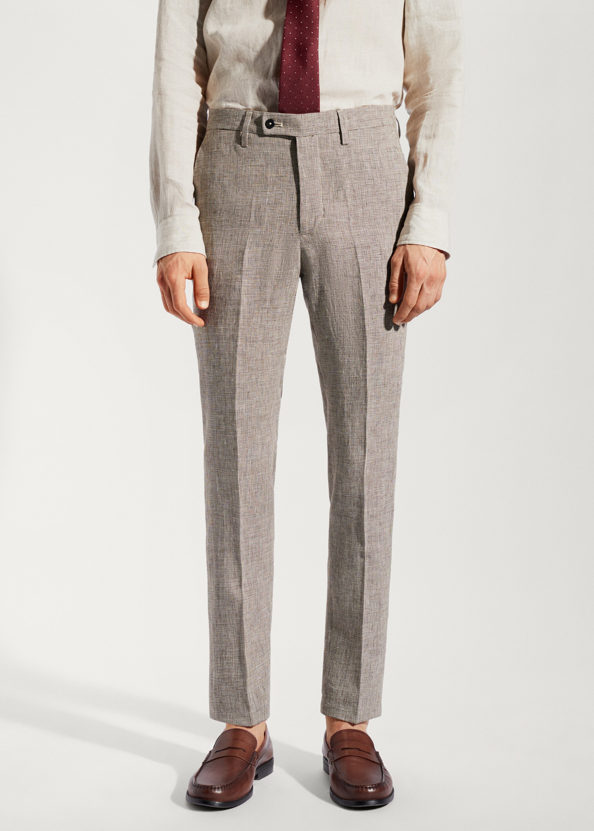 Pantalón traje 100% lino - Plano medio