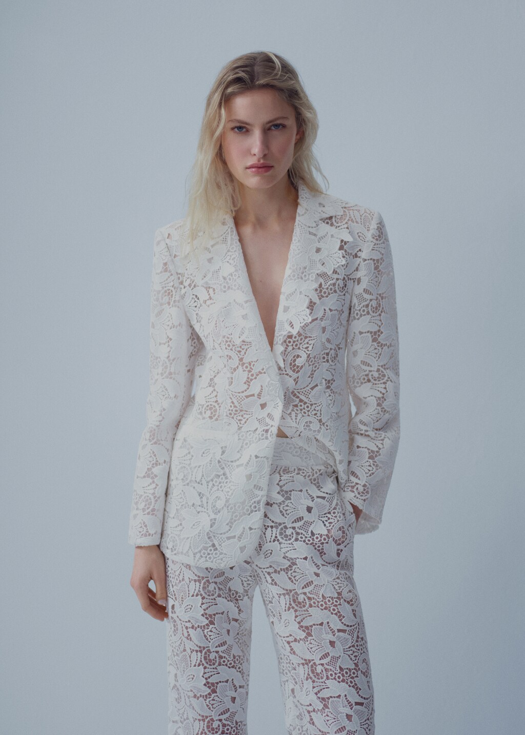 Guipure suit blazer