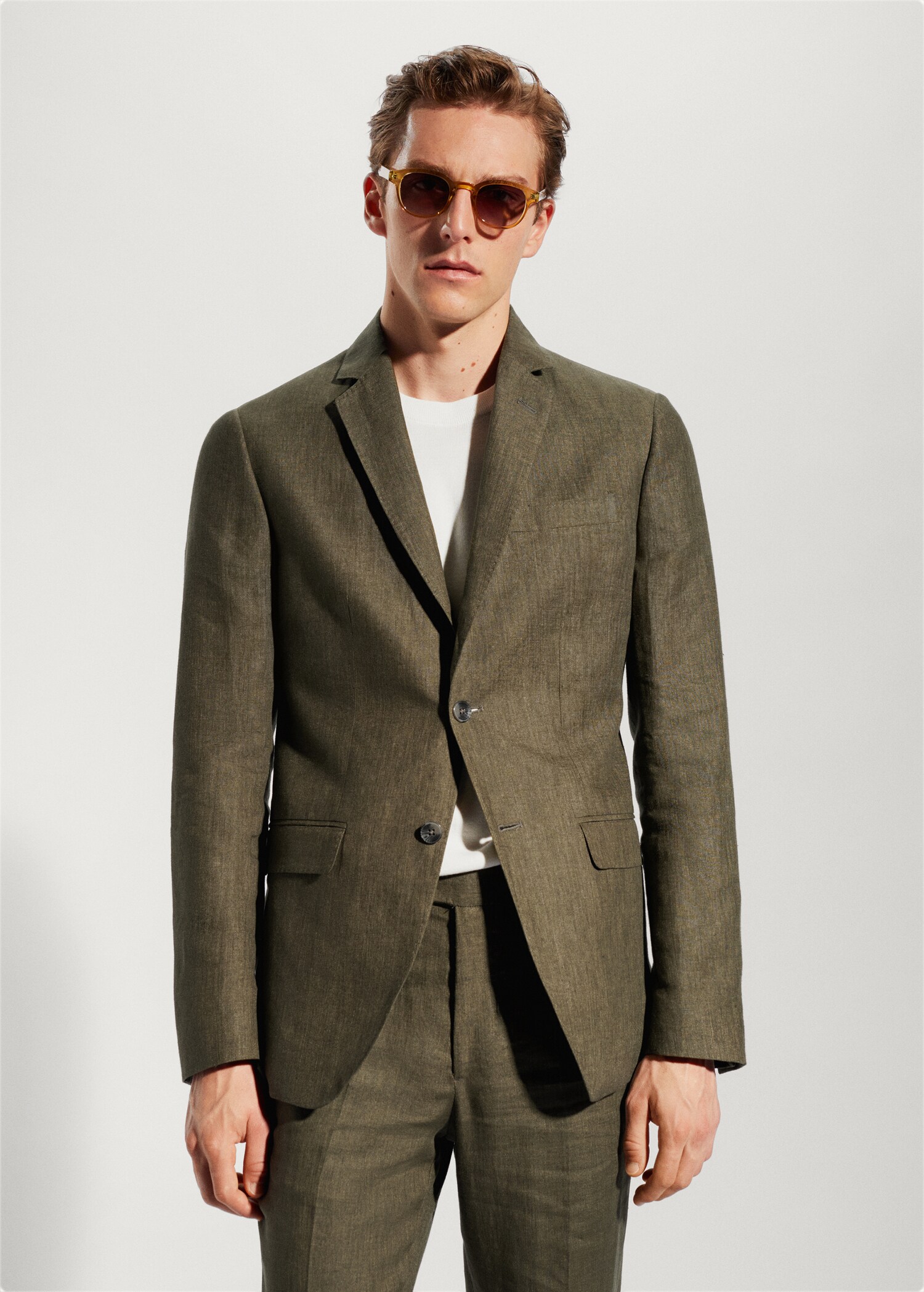 Americana traje 100% lino  - Plano medio