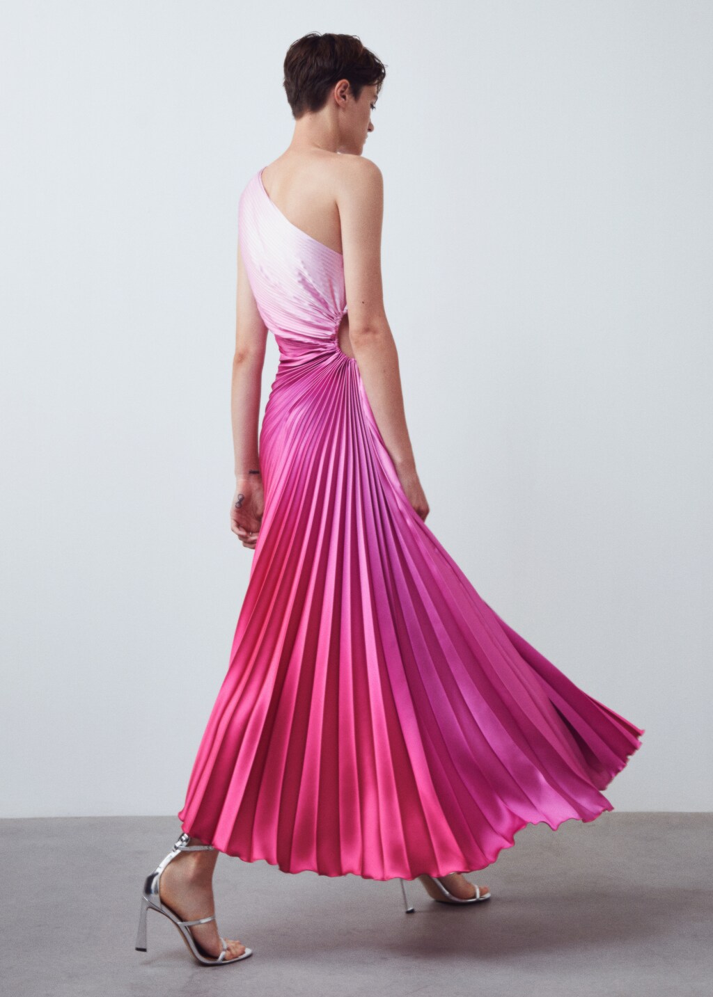 Asymmetrical pleated dress - Women | MANGO Montenegro