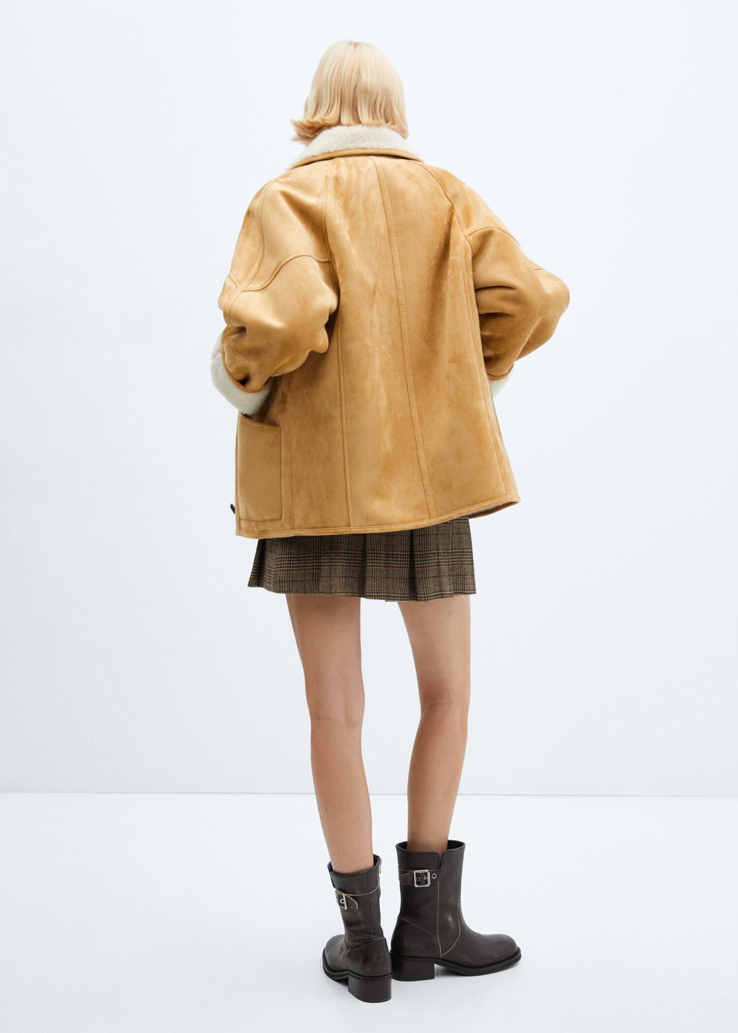 Shearling-lined coat with buttons - Woman | MANGO Montenegro