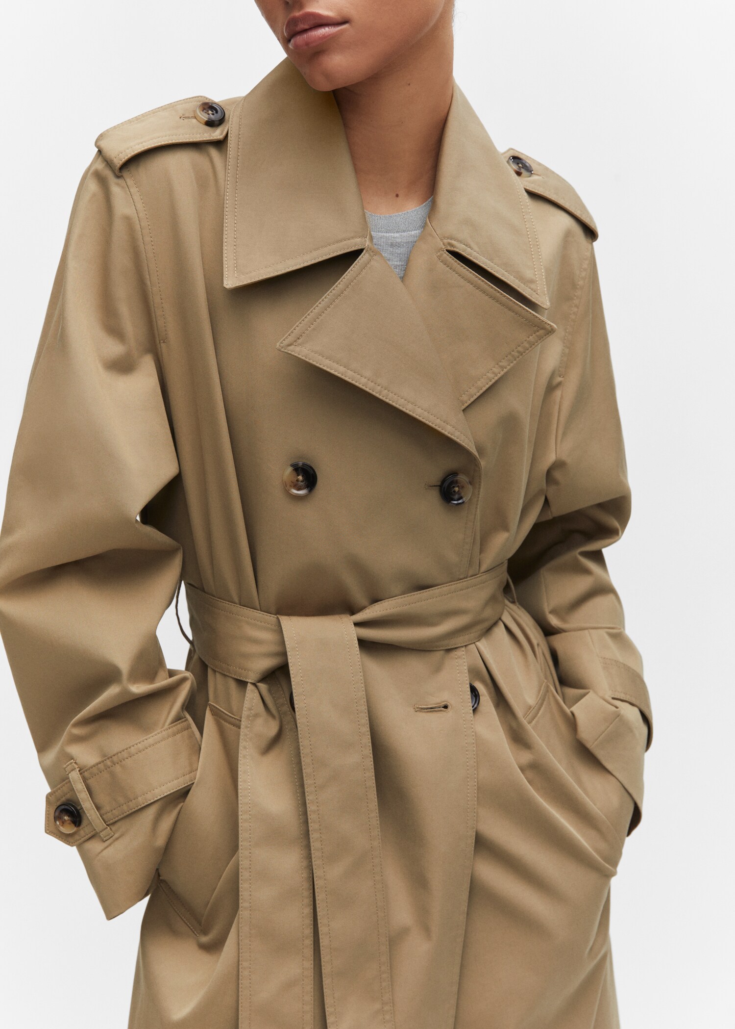Double-breasted trench coat - Details of the article 2