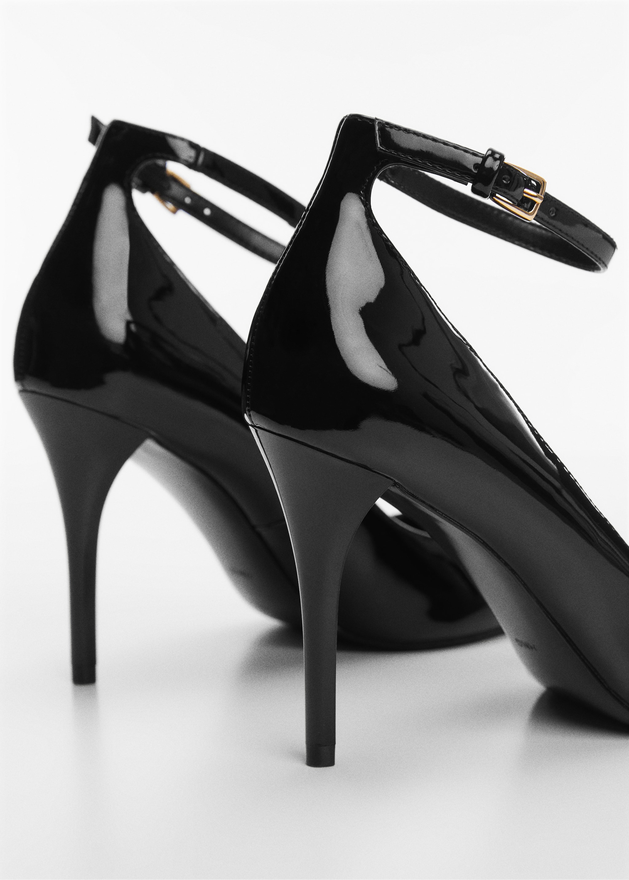 Patent leather-effect heeled shoes - Details of the article 1