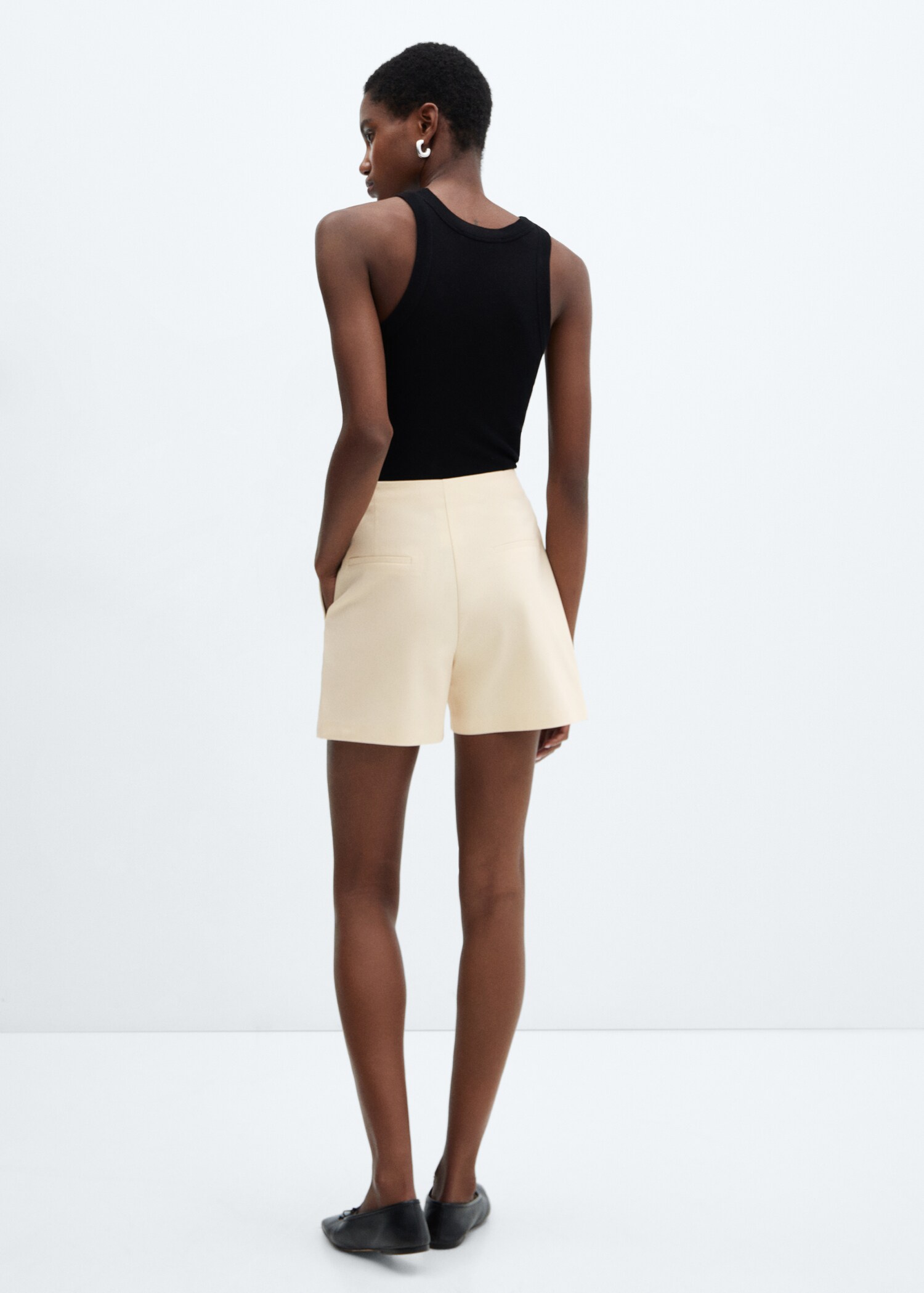 High-waist straight shorts - Reverse of the article