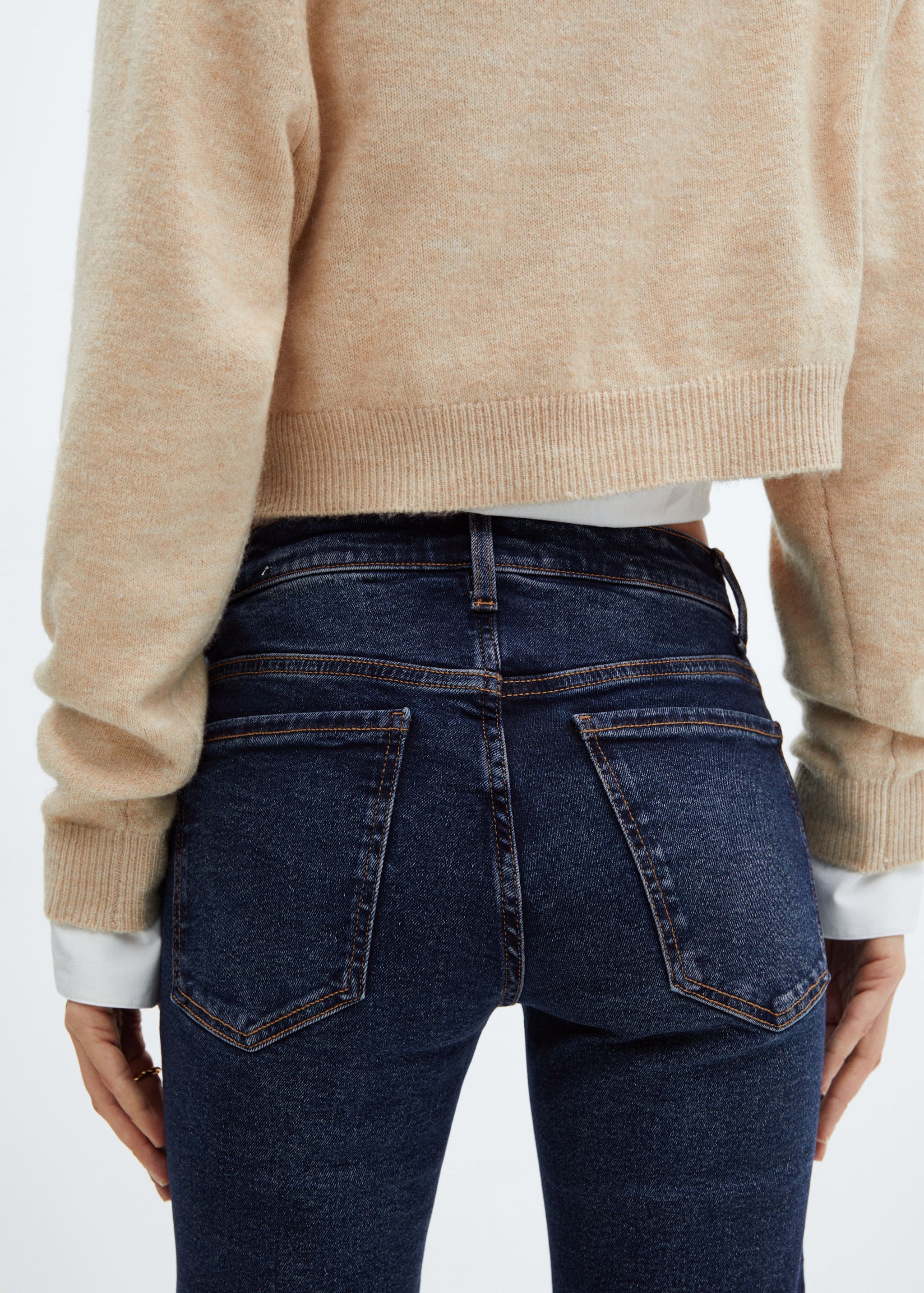 Crop flared jeans - Details of the article 4