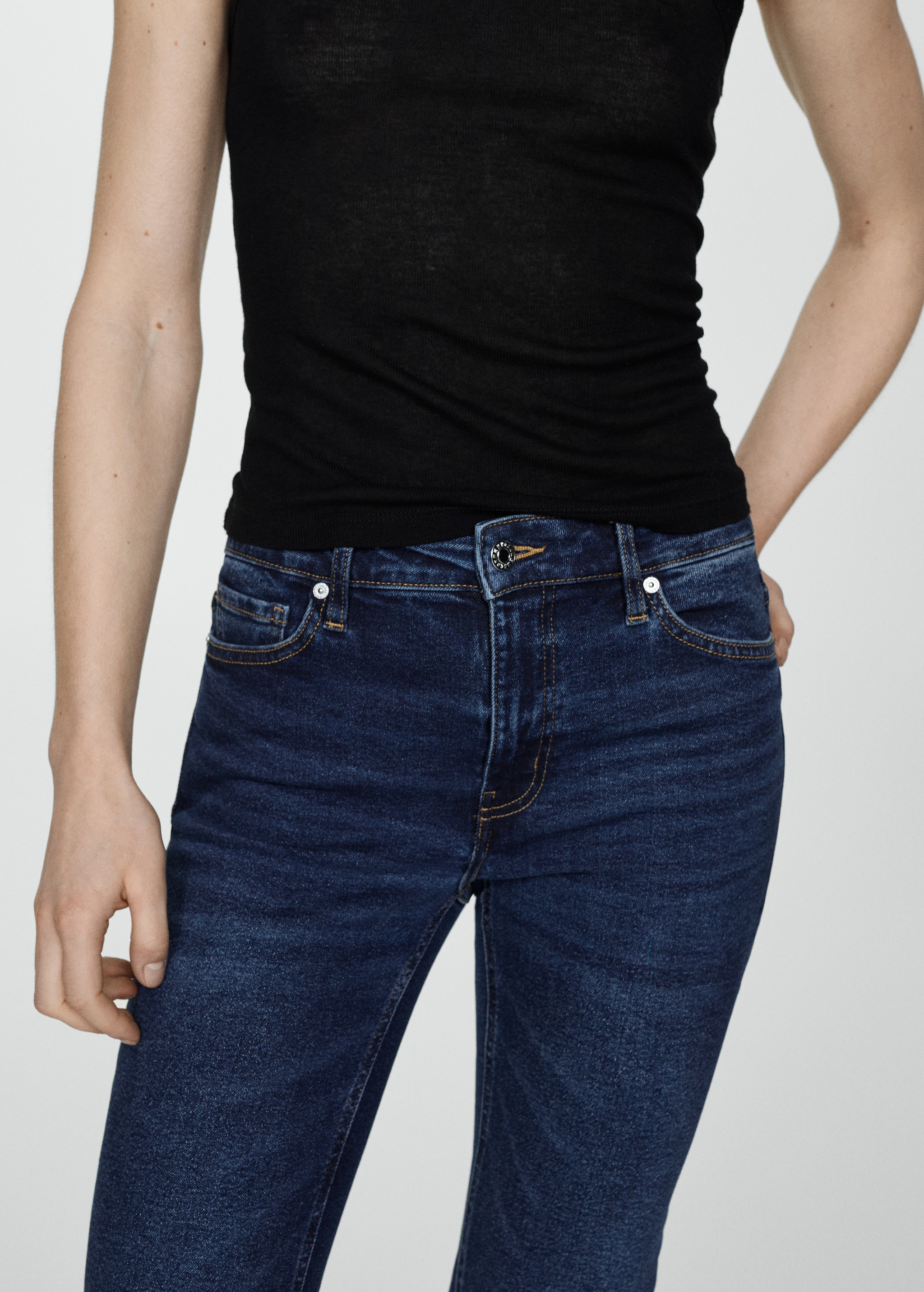 Crop flared jeans - Details of the article 6