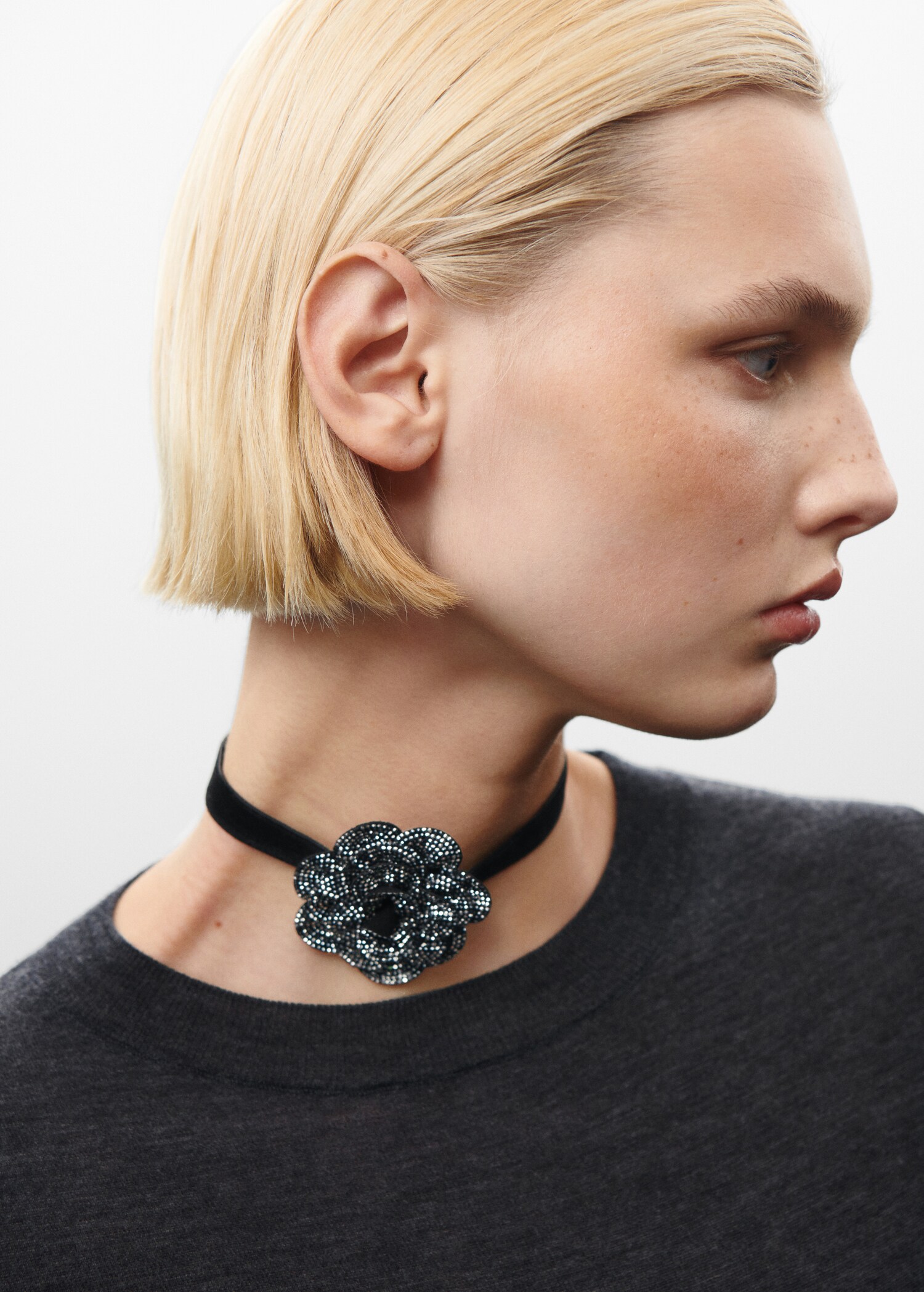 Maxi-flower crystal choker - Details of the article 9