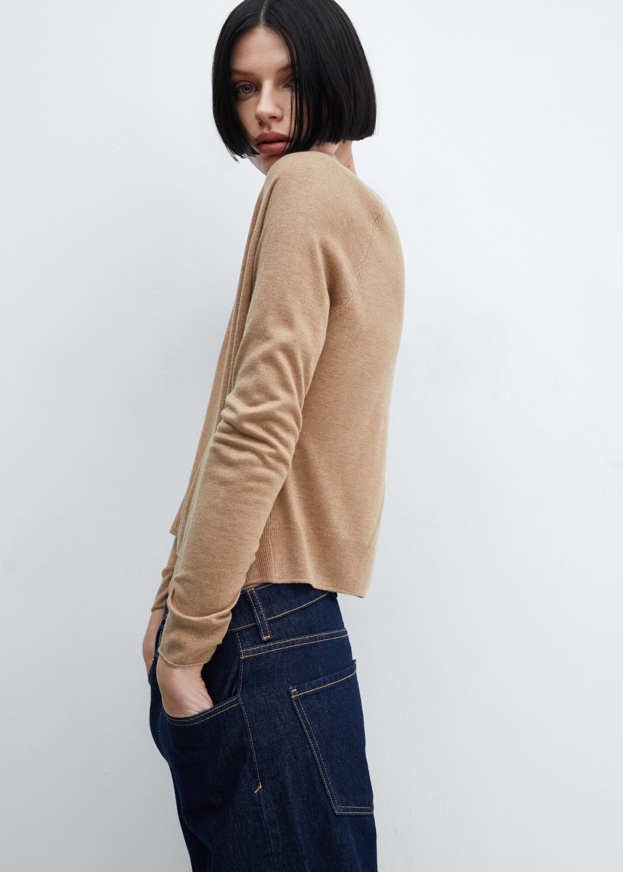 Fine-knit round-neck sweater - Details of the article 2