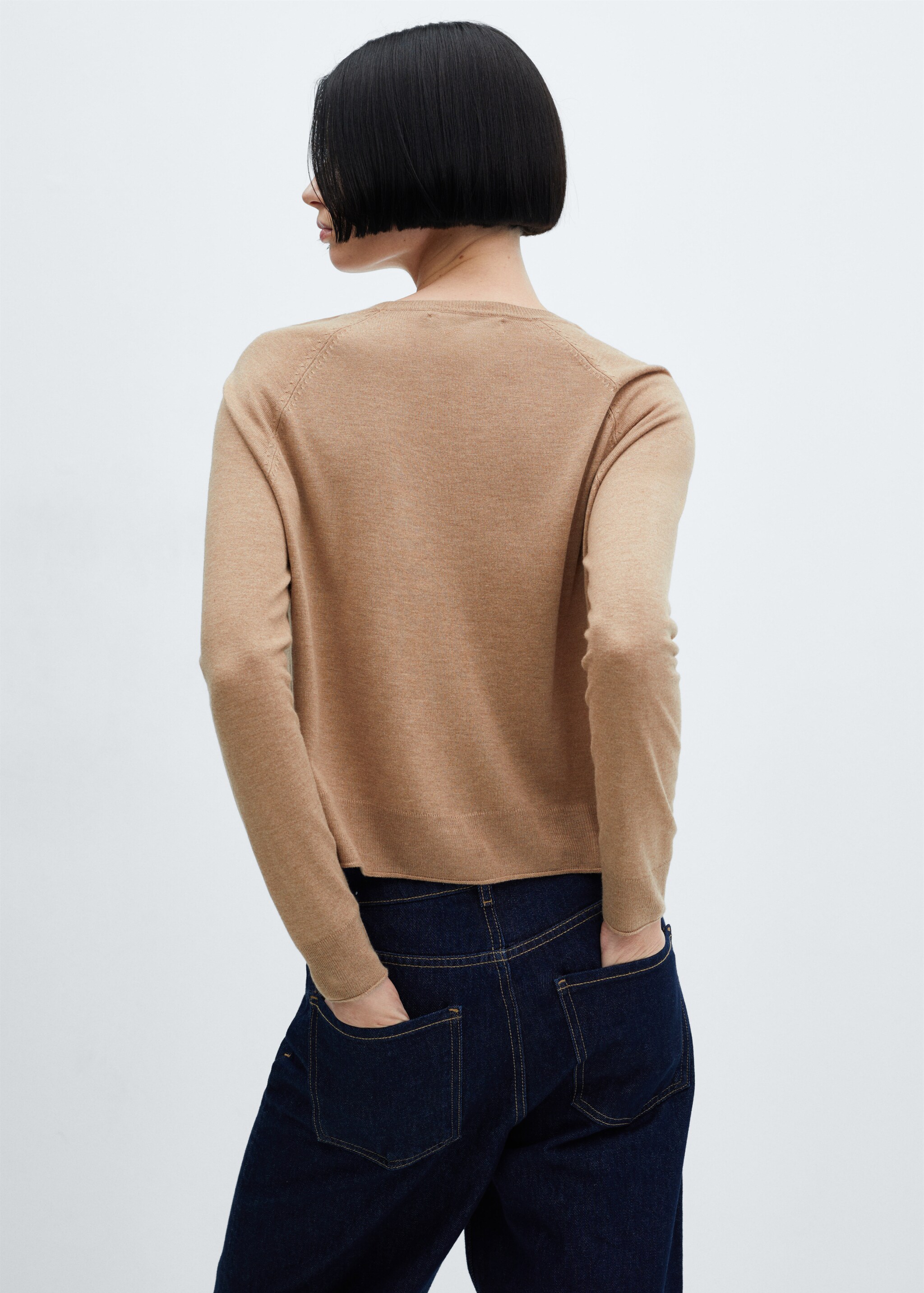 Fine-knit round-neck sweater - Reverse of the article