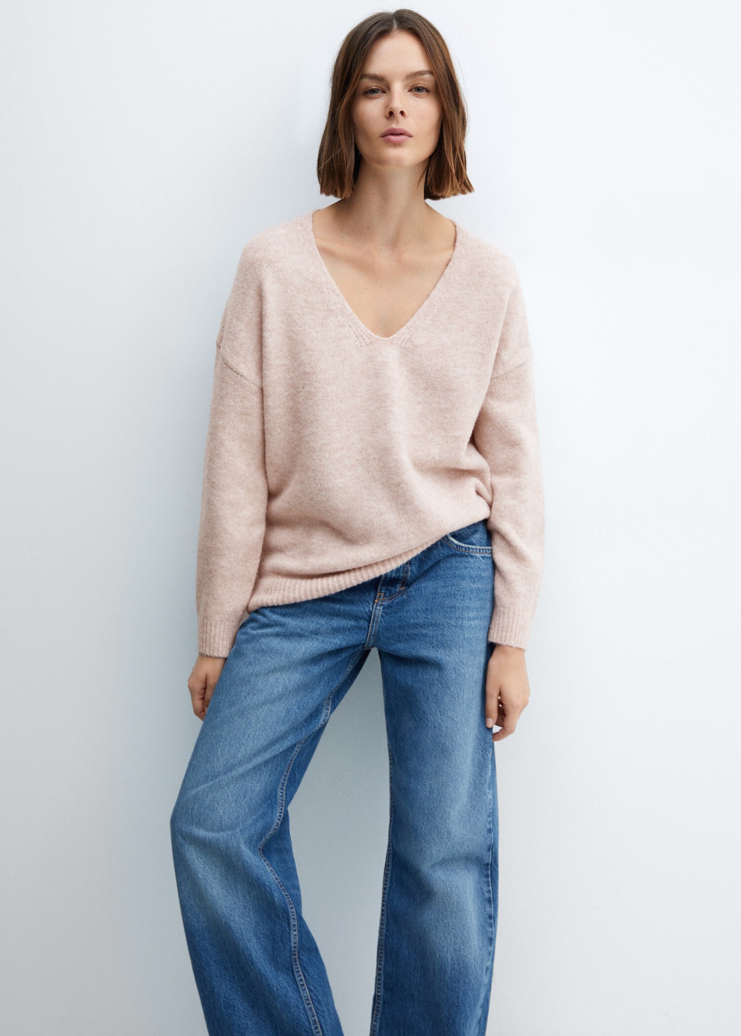 V-neck knit sweater - Details of the article 2