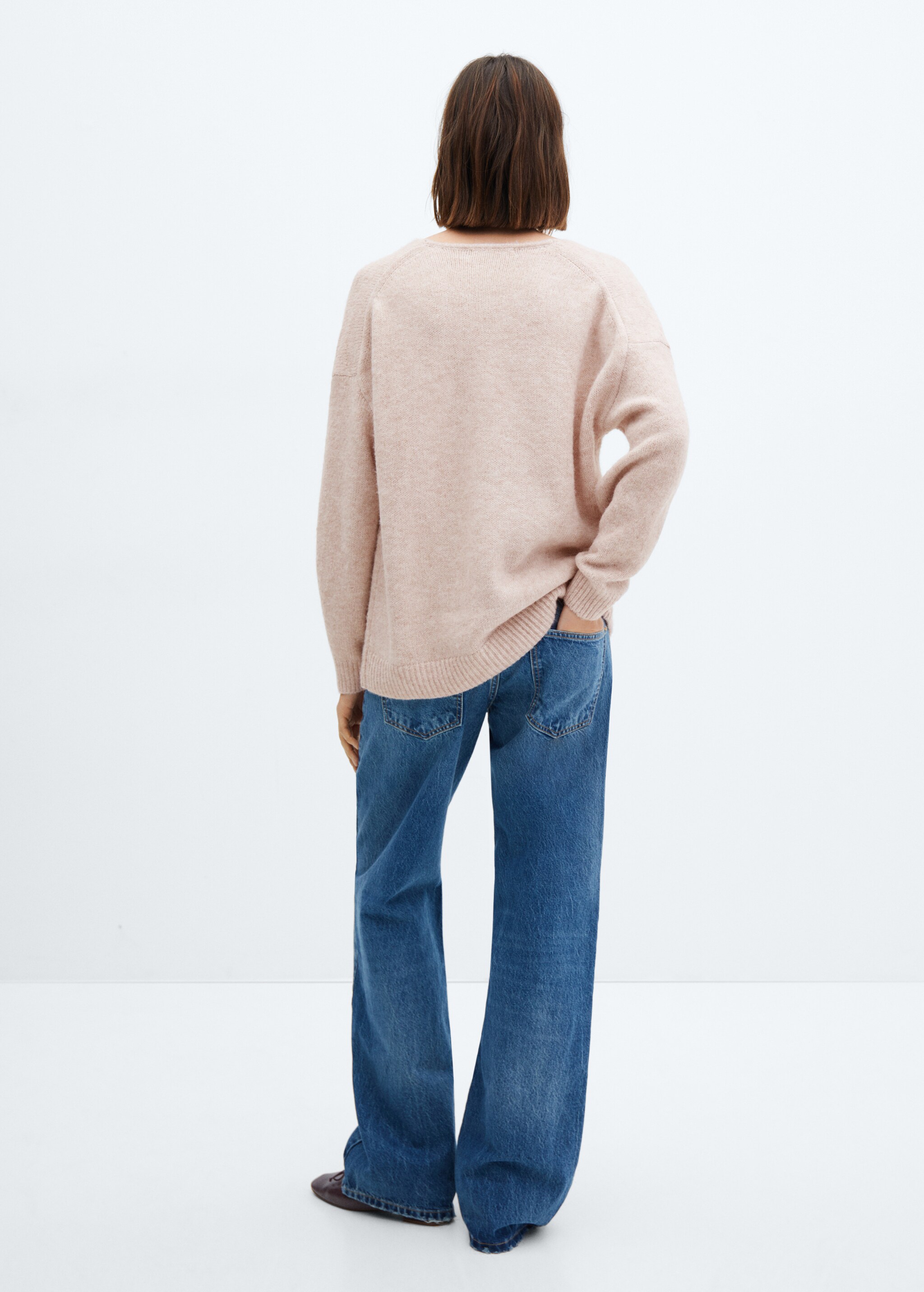 V-neck knit sweater - Reverse of the article
