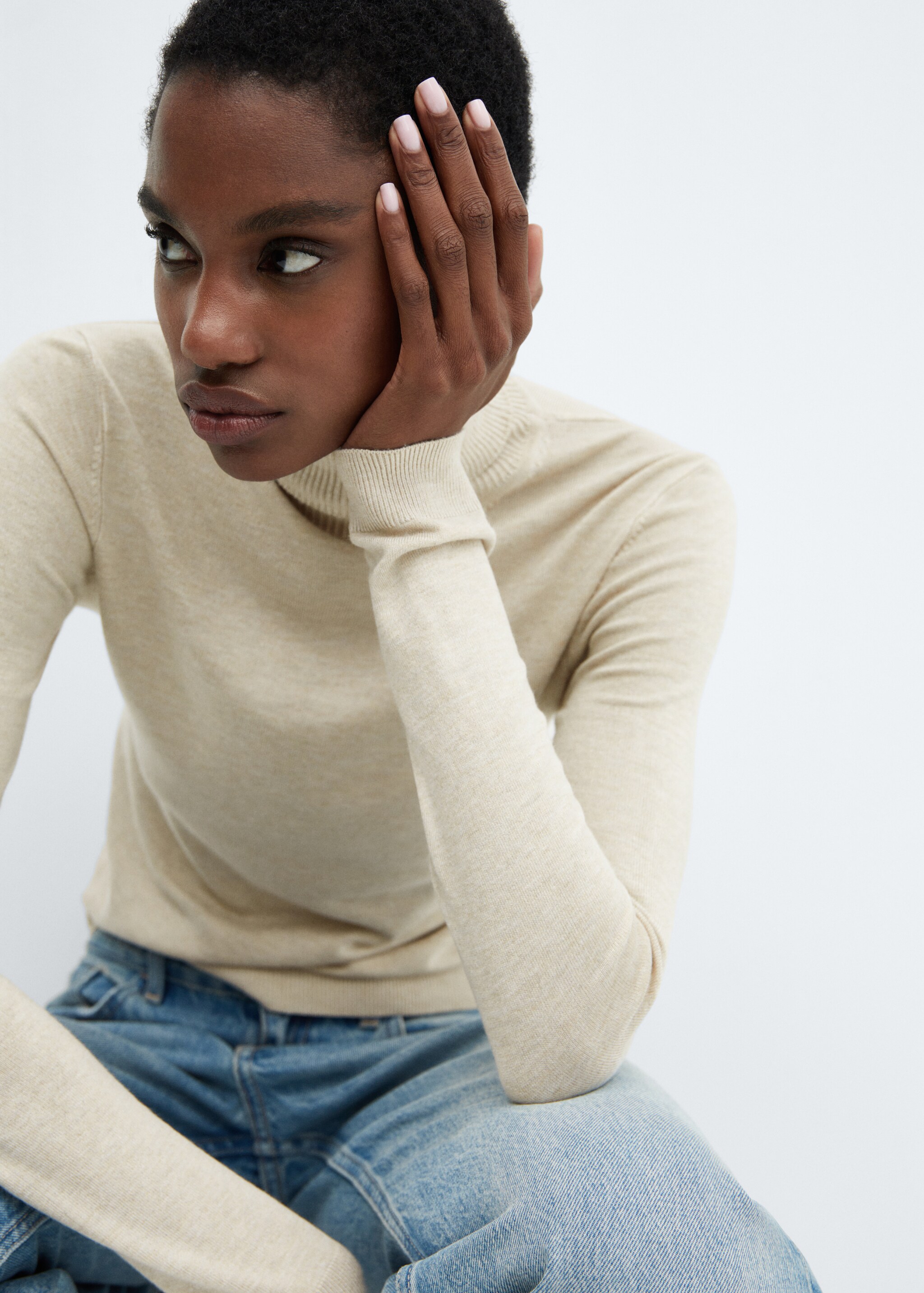 Fine-knit turtleneck sweater - Details of the article 2