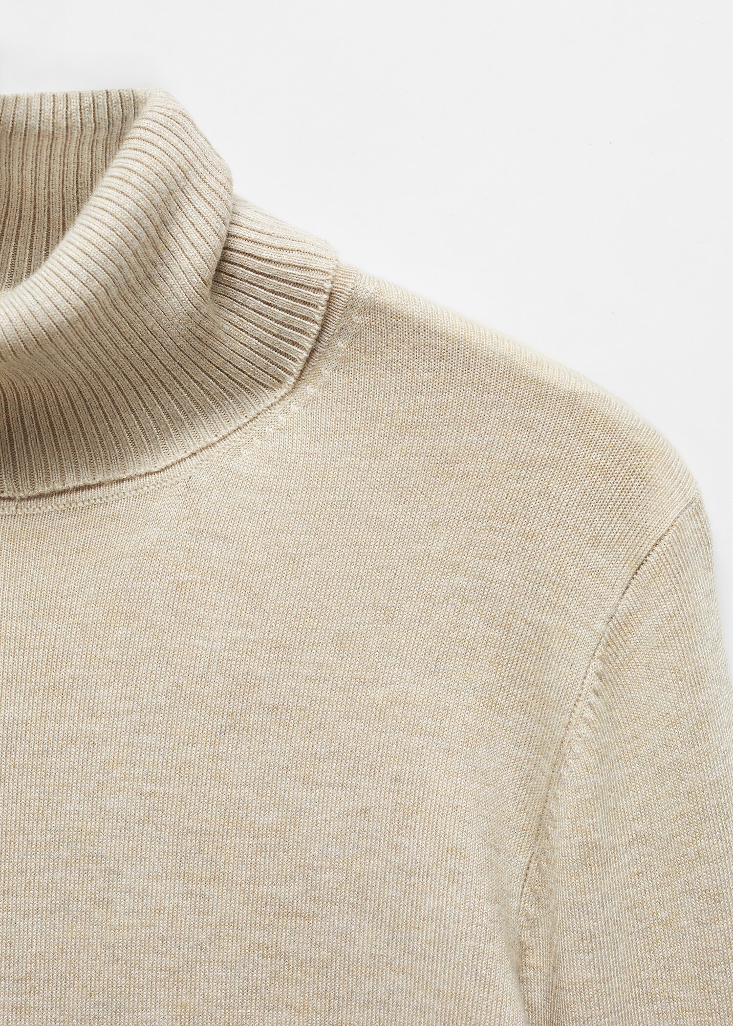 Fine-knit turtleneck sweater - Details of the article 8