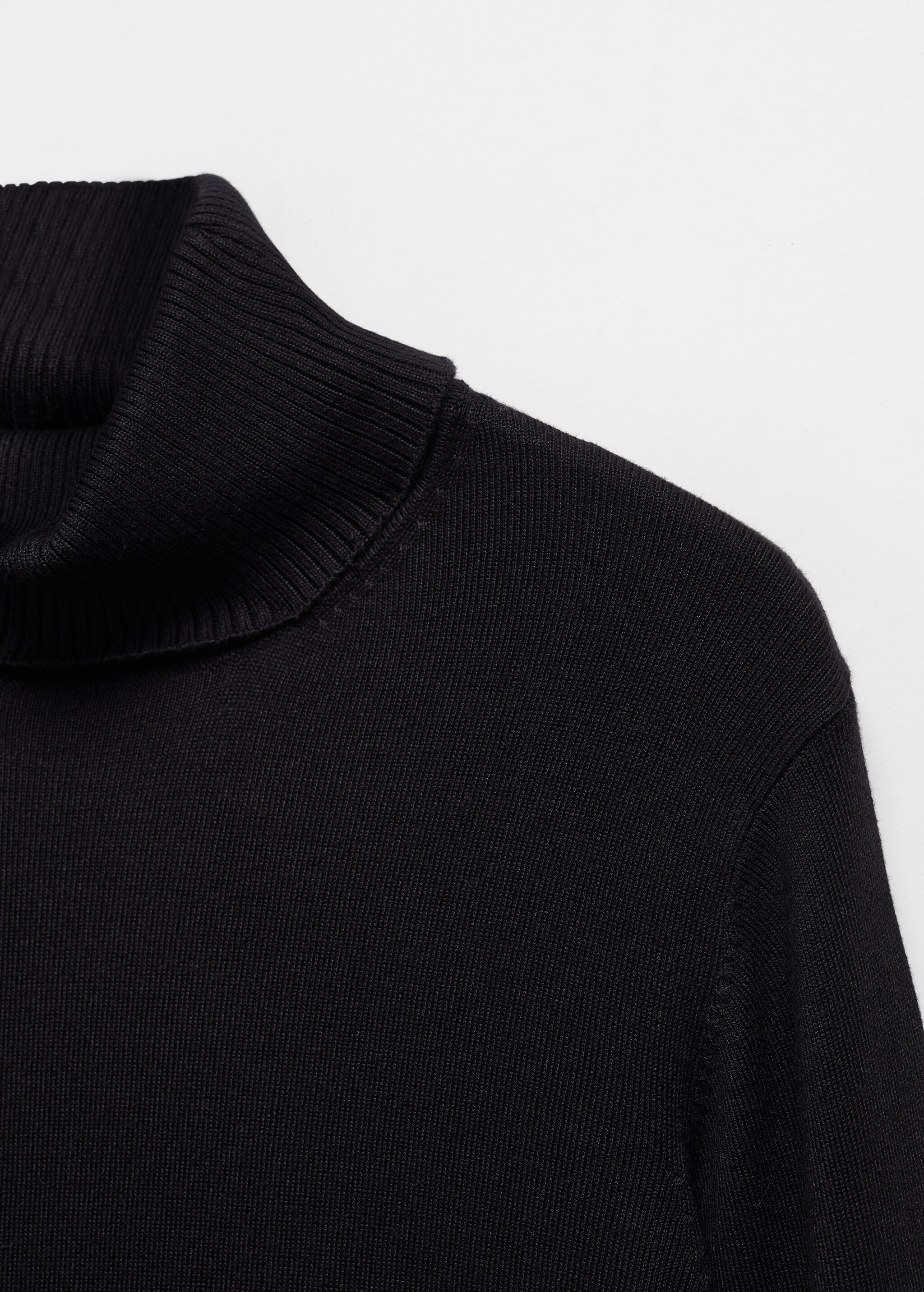 Fine-knit turtleneck sweater - Details of the article 8