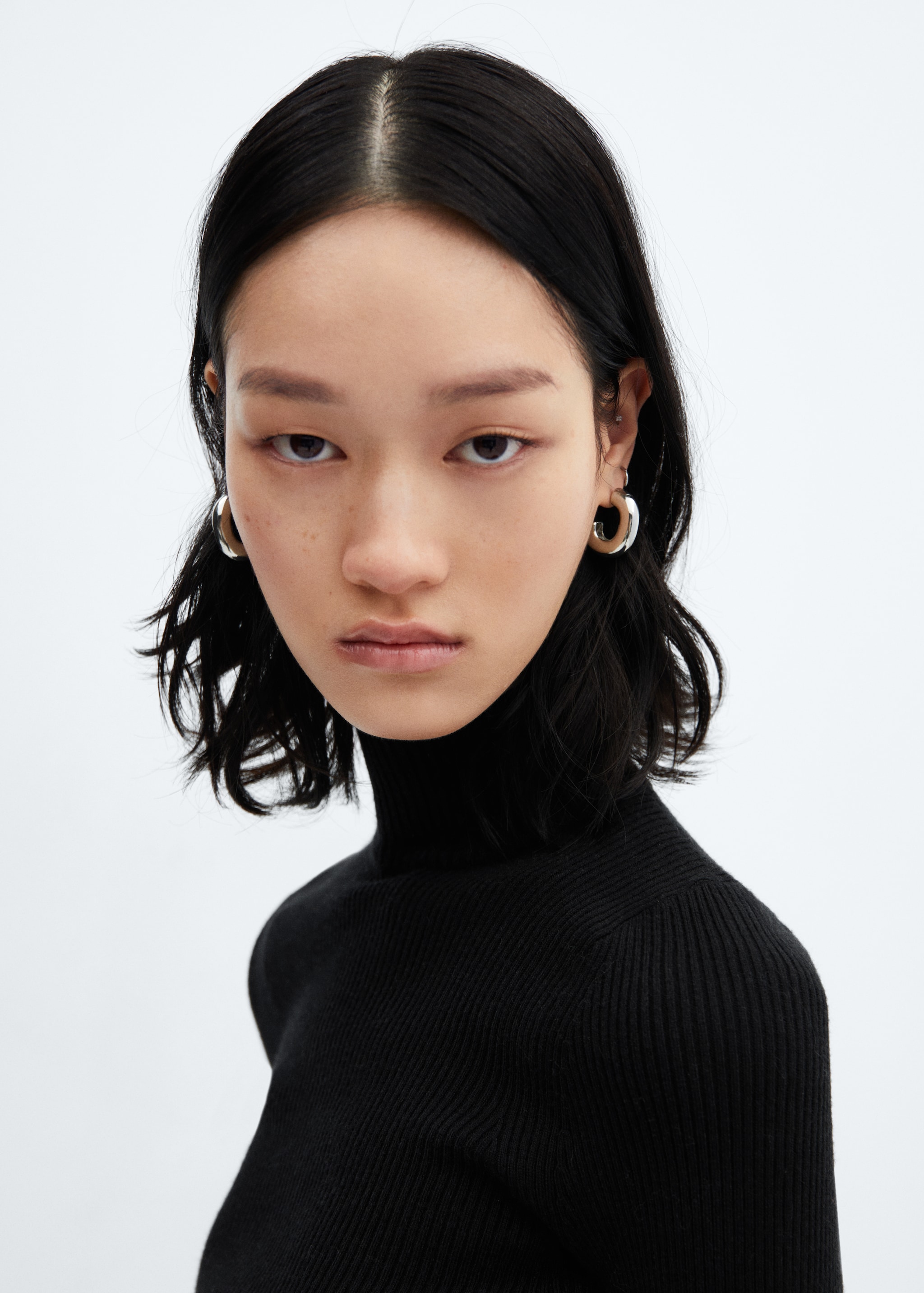 Turtleneck knit sweater - Details of the article 1