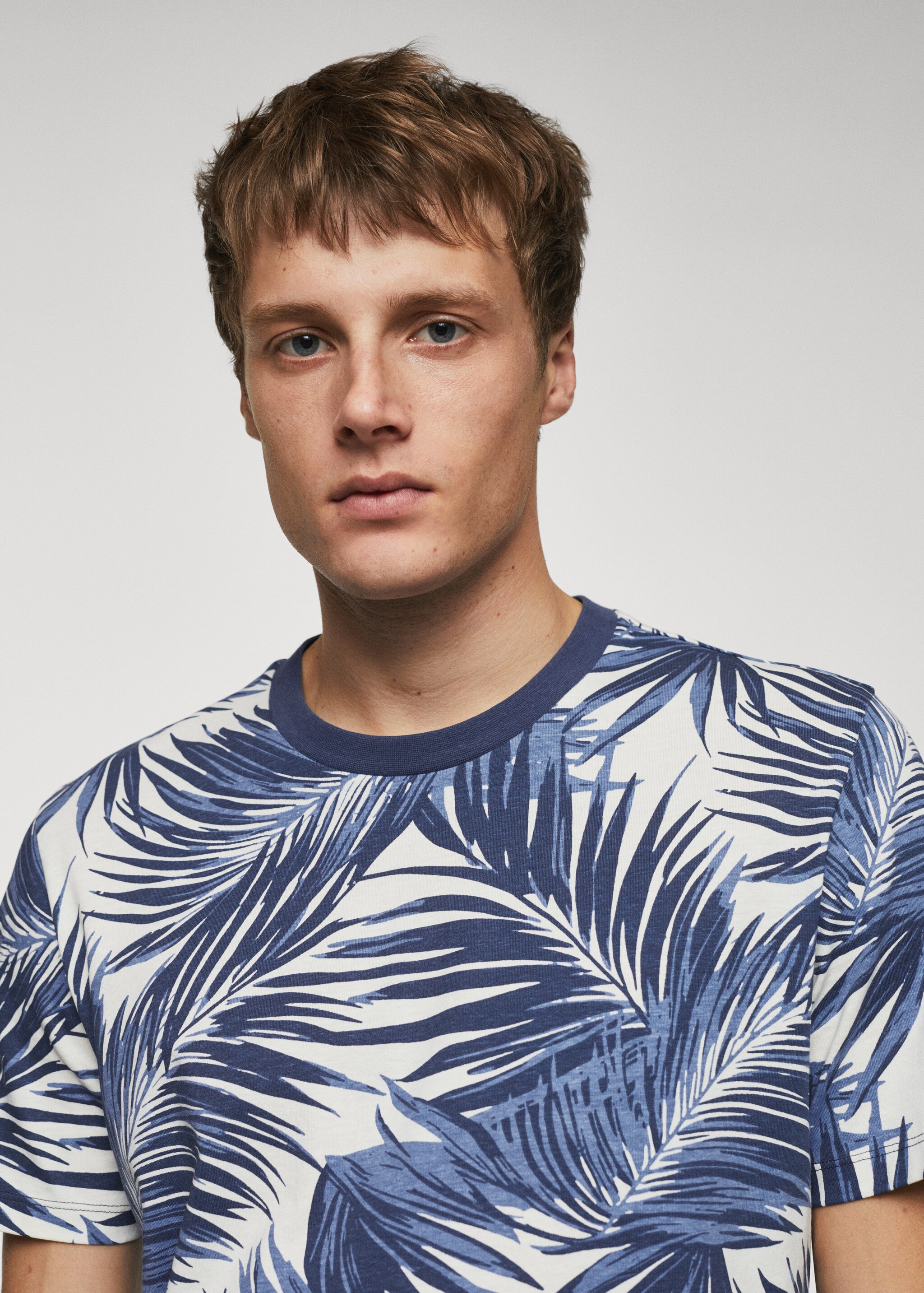 Slim-fit palm-print shirt - Details of the article 1