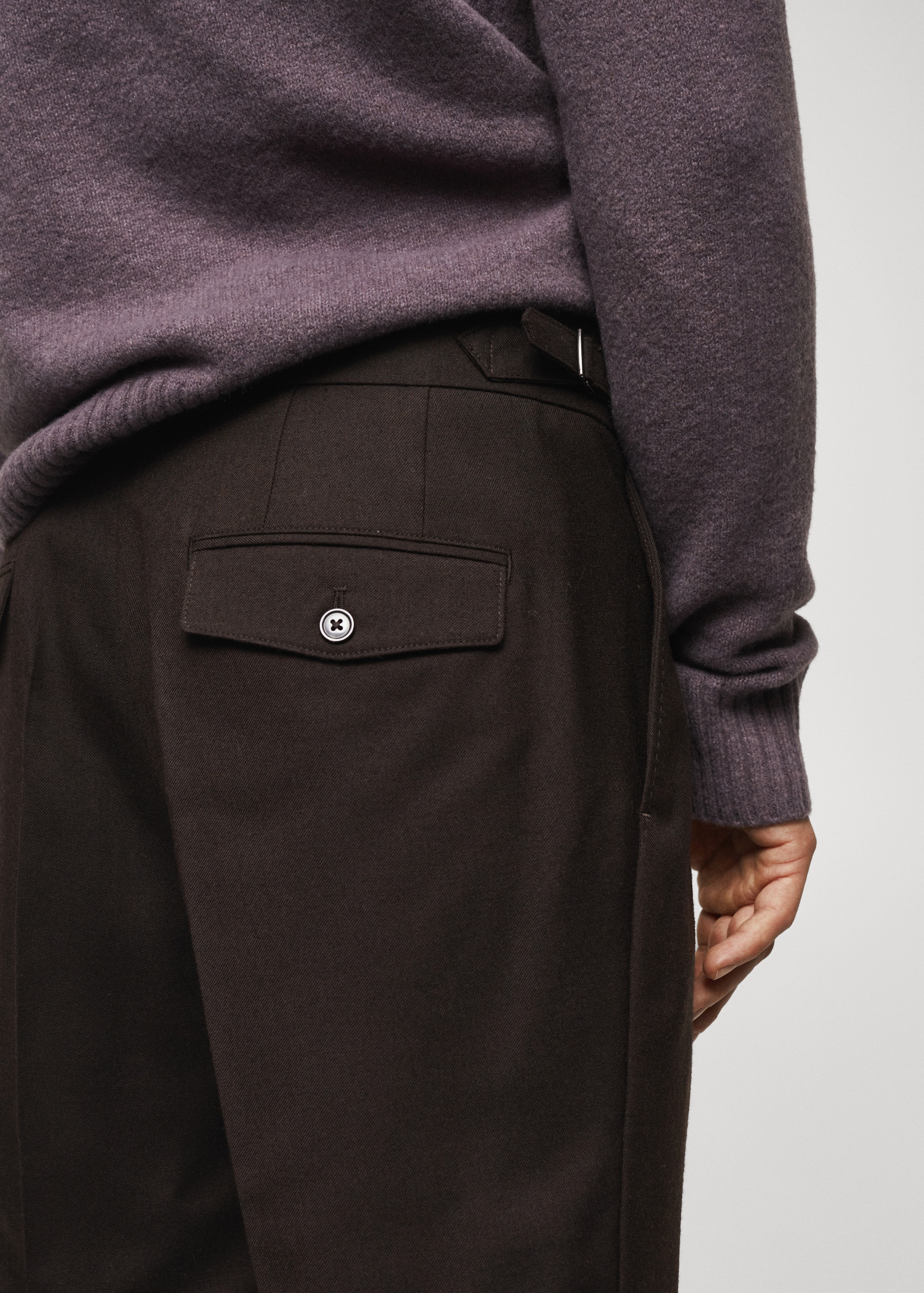 Wool pants with pleats and loops - Details of the article 4