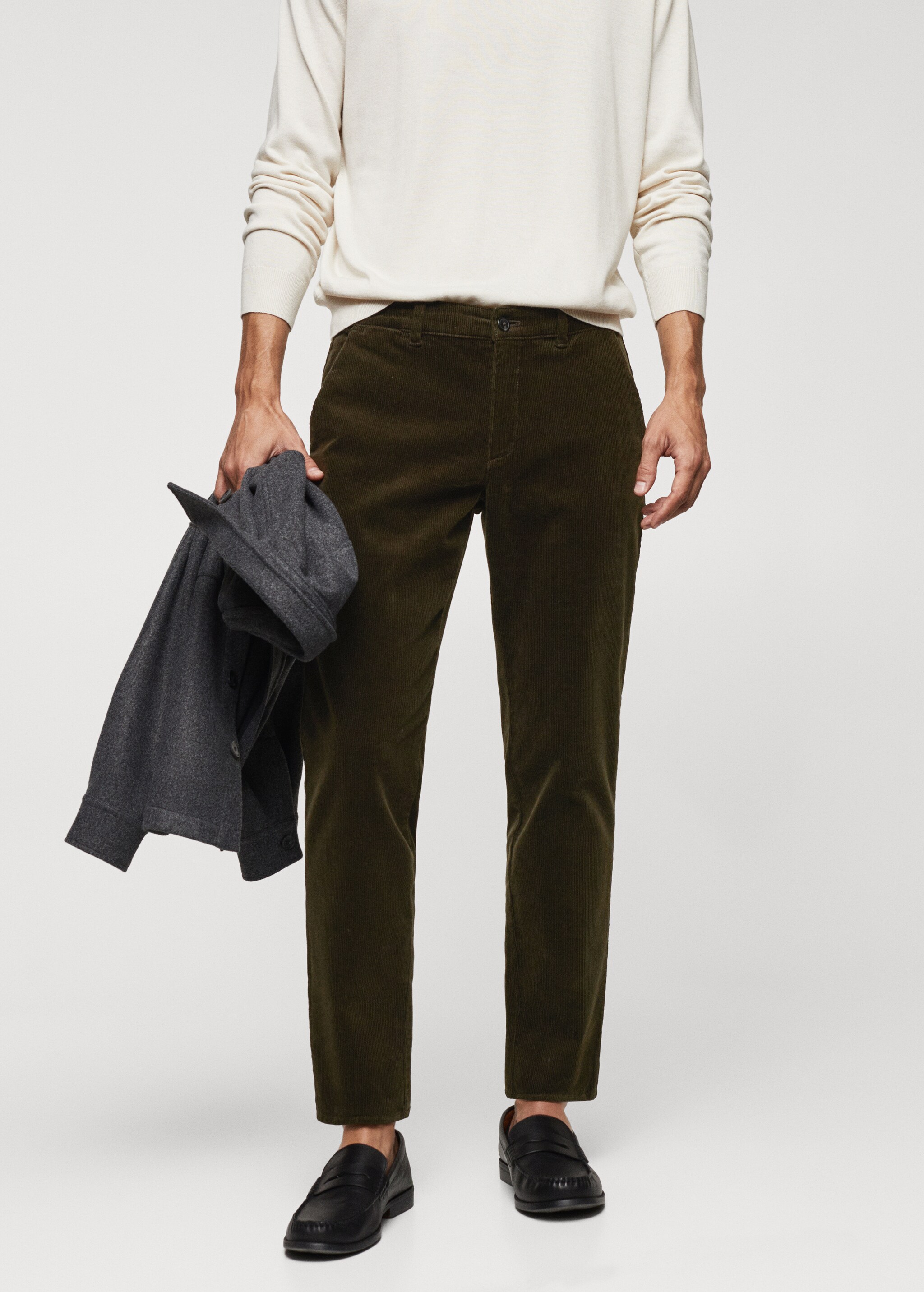 Pantalon velours côtelé slim-fit cordon - Plan moyen