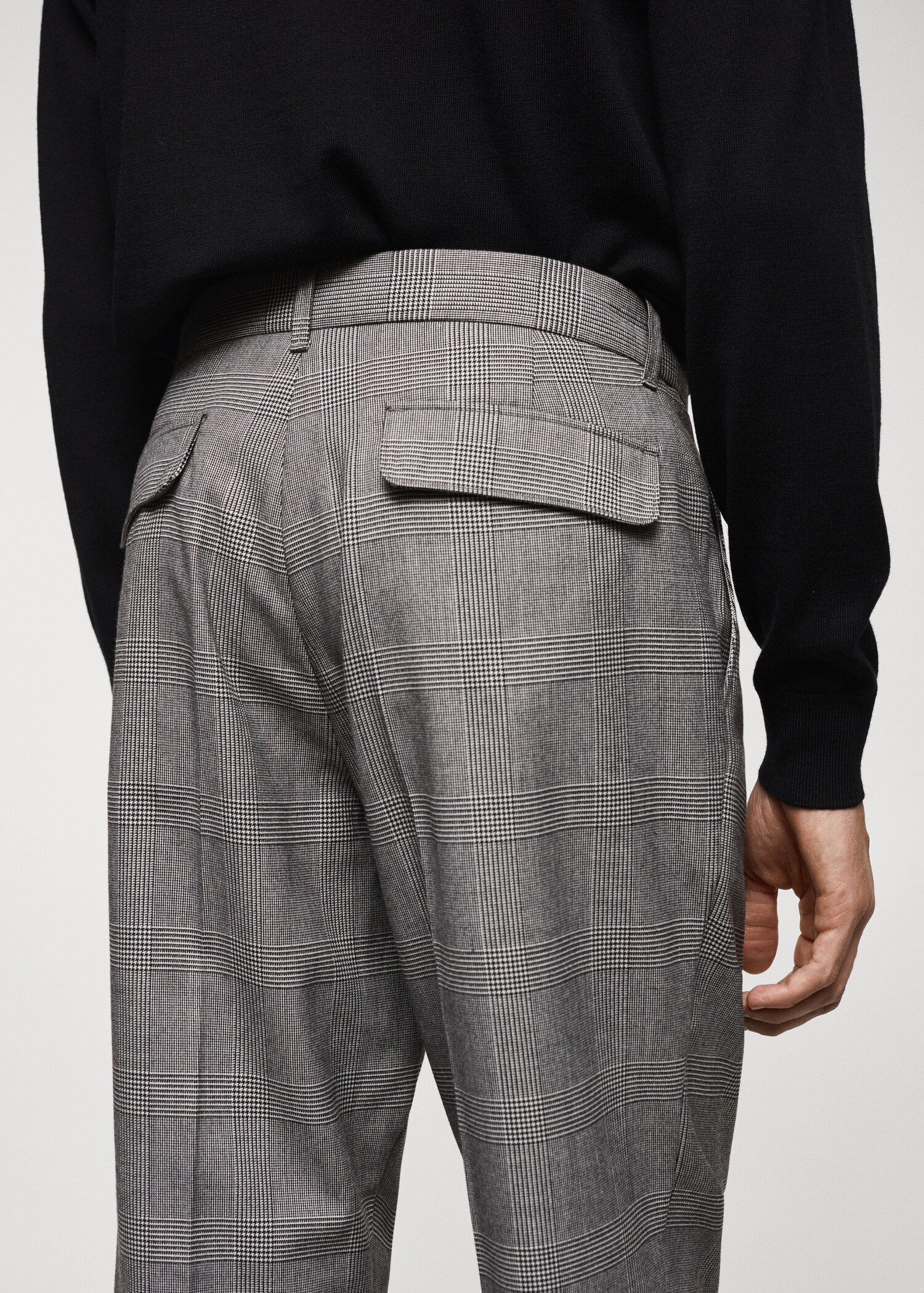 Check pleated trousers - Details of the article 4
