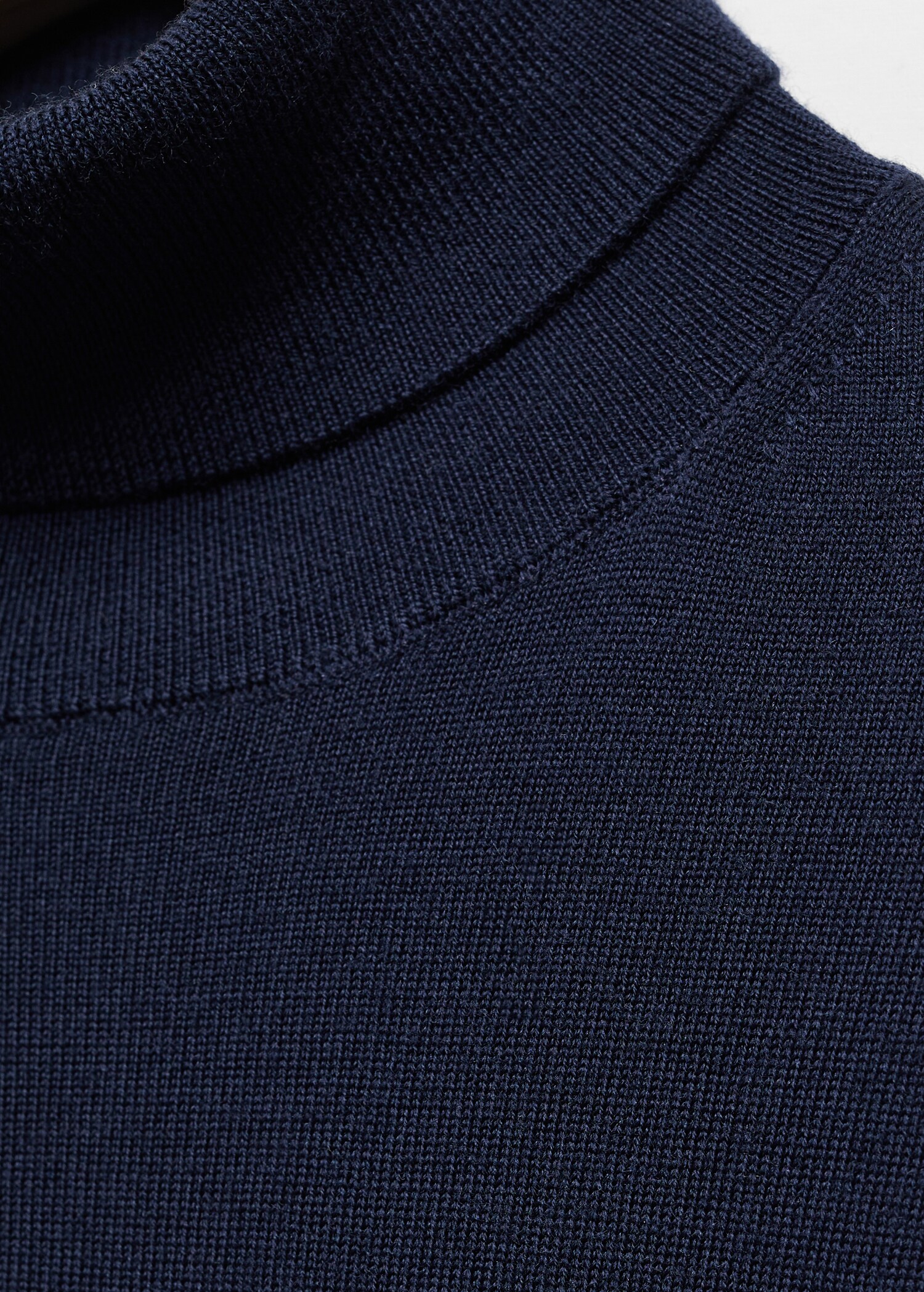 100% merino wool turtleneck sweater - Details of the article 8