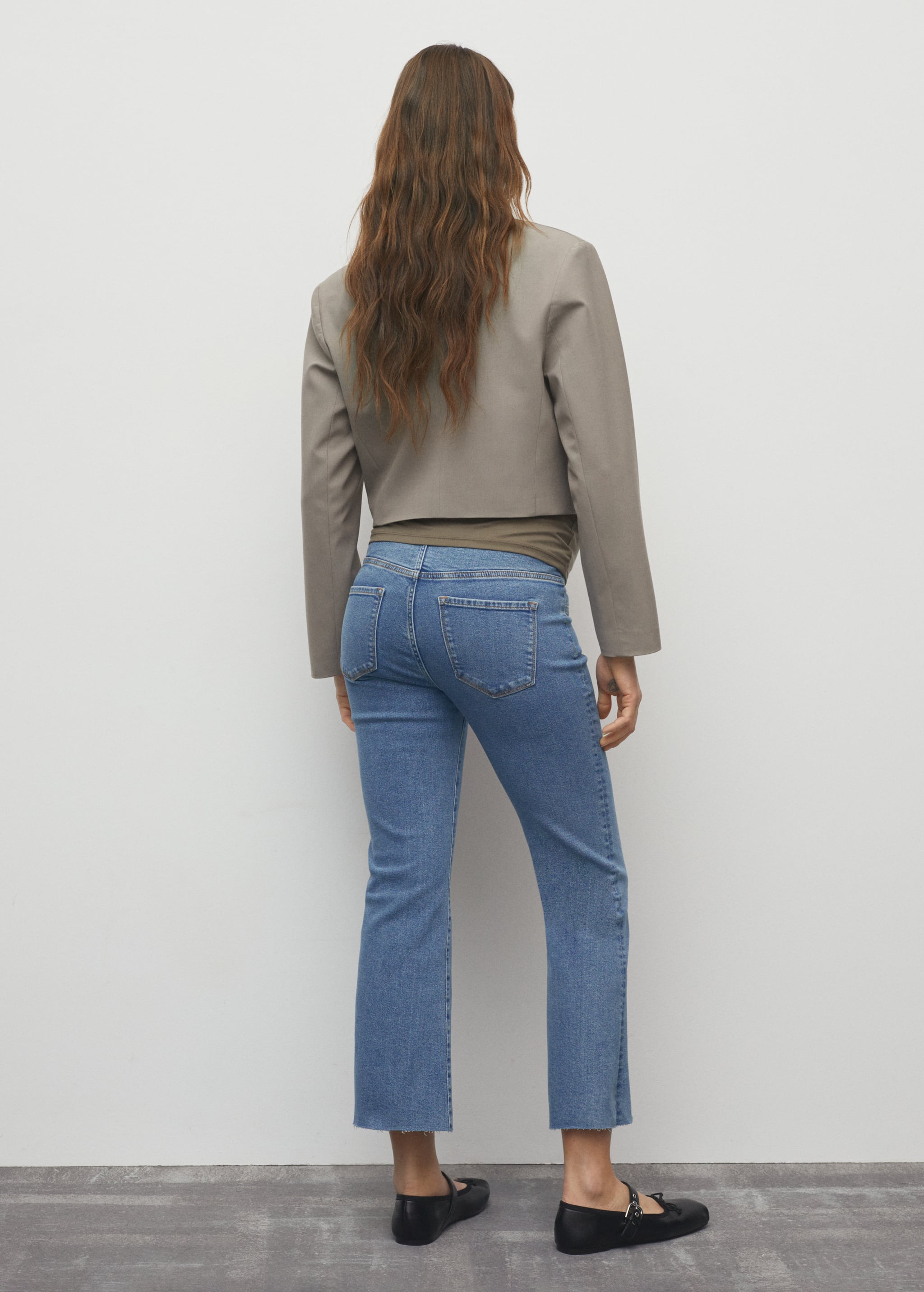 Maternity flared cropped jeans - Reverse of the article
