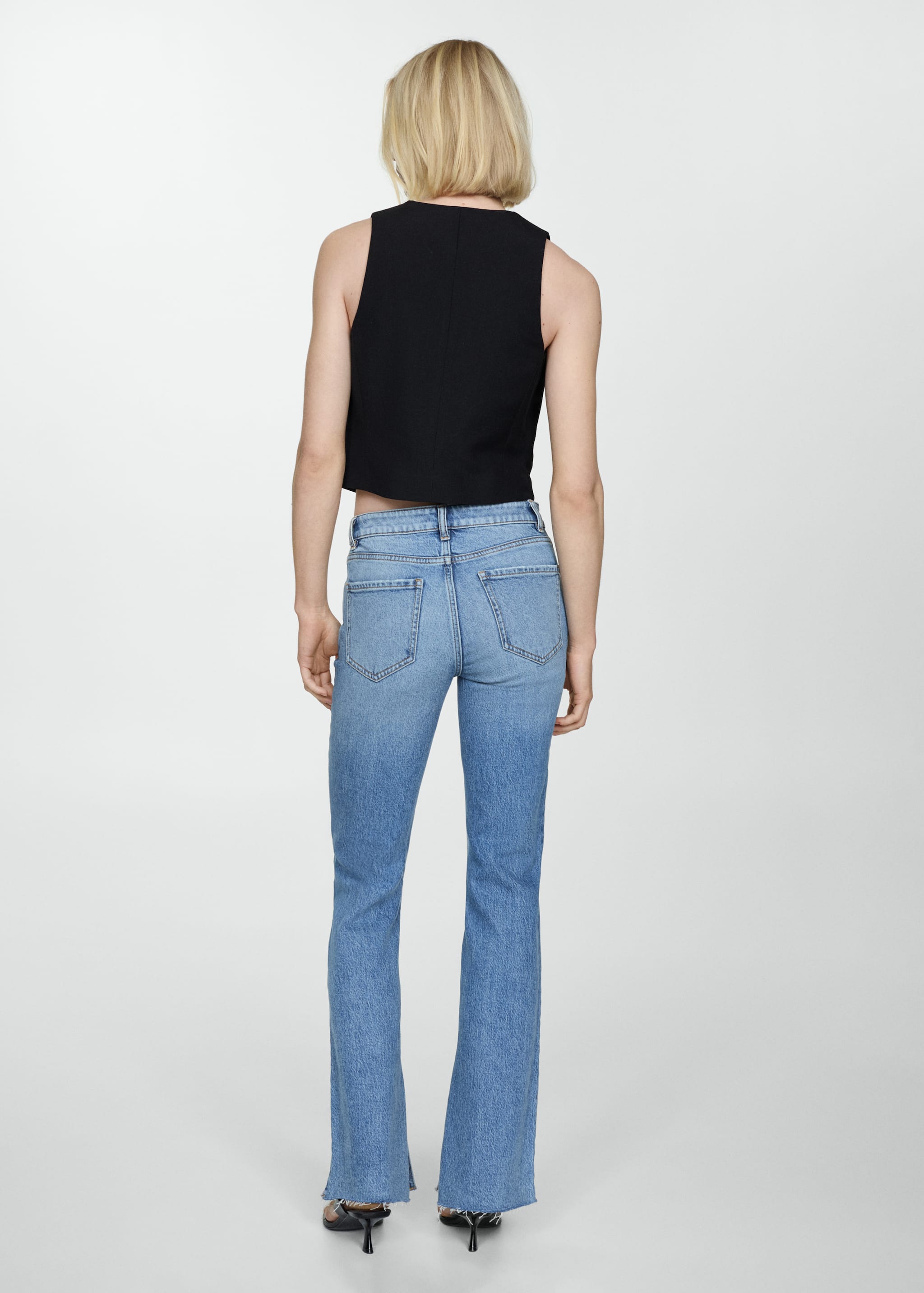 Medium-rise straight jeans with slits - Reverse of the article