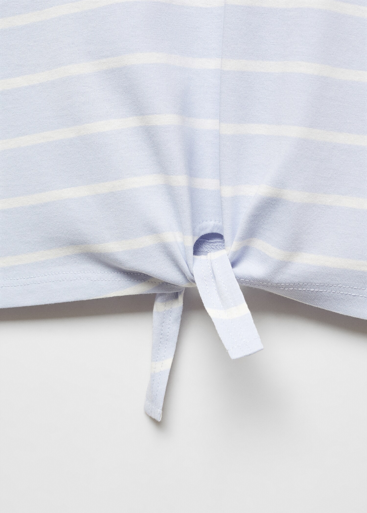 Randig t-shirt med knut - Detaljer om artikeln 8