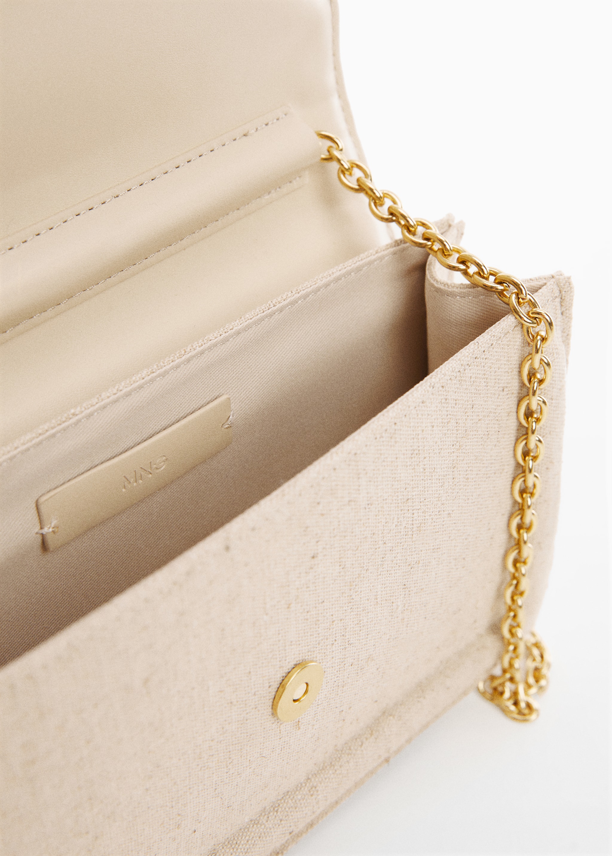 Textured bag with flap - Details of the article 2