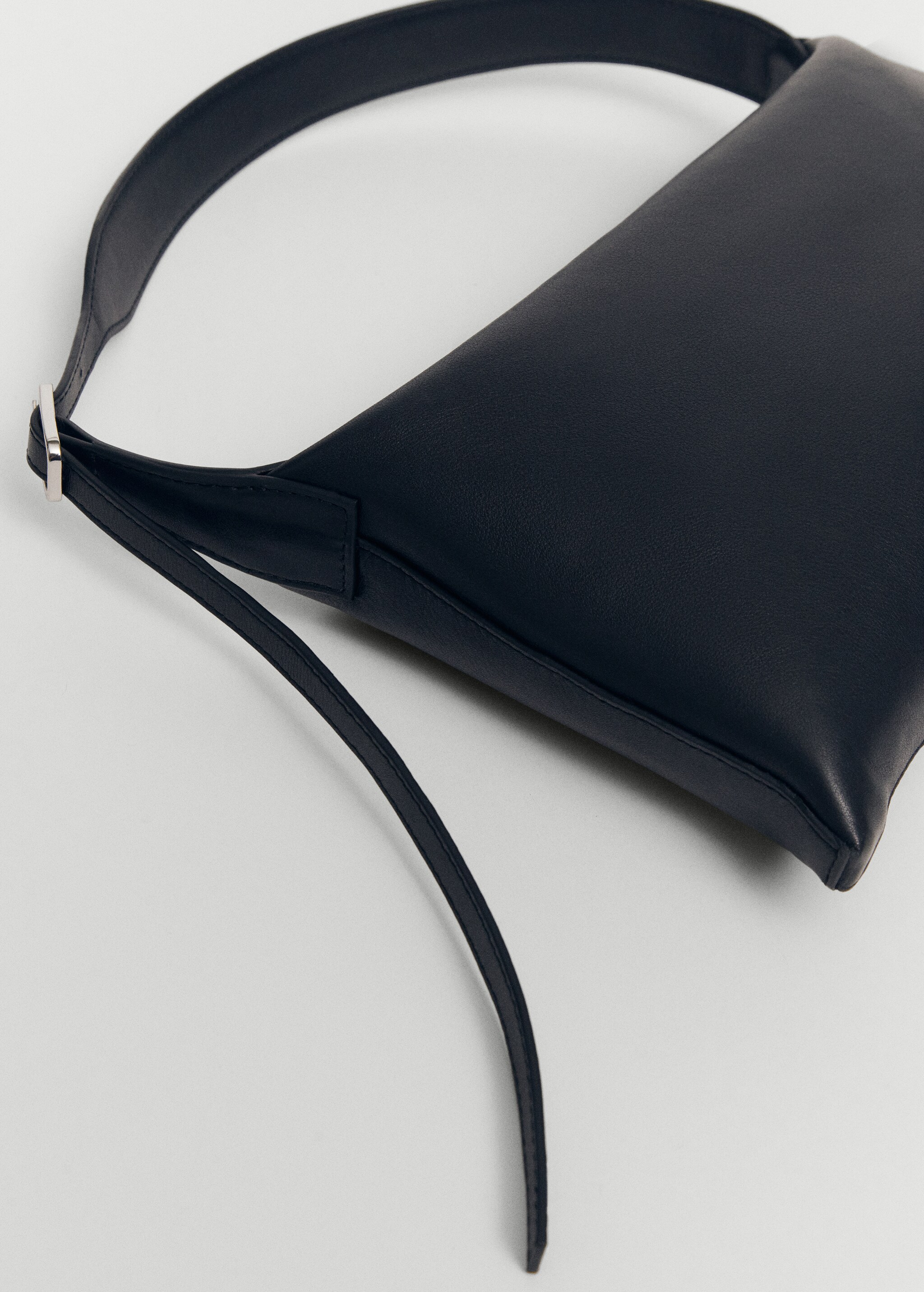 Leather shoulder bag with buckle - Details of the article 2