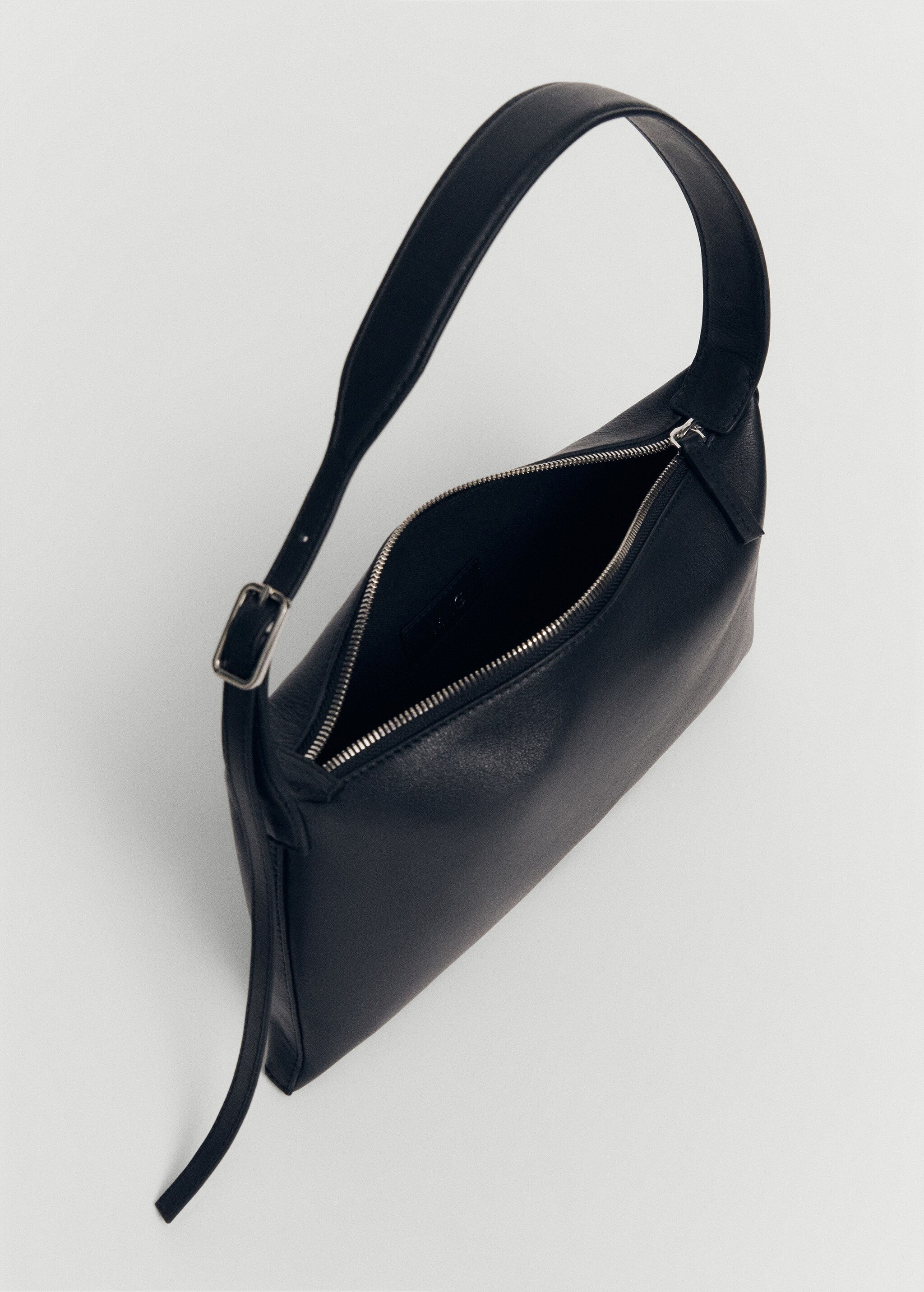 Leather shoulder bag with buckle - Details of the article 3