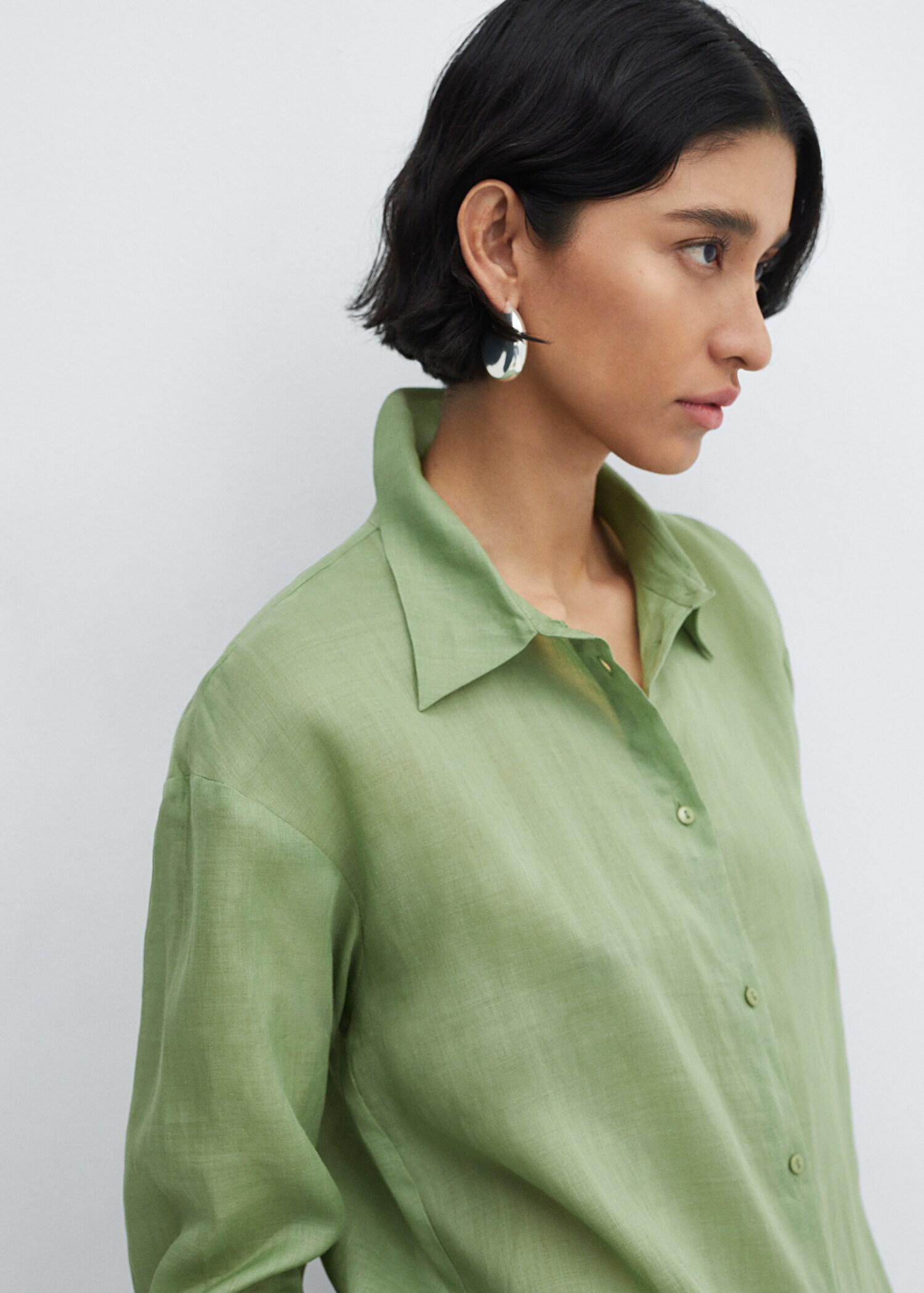 Oversize shirt openings - Details of the article 1