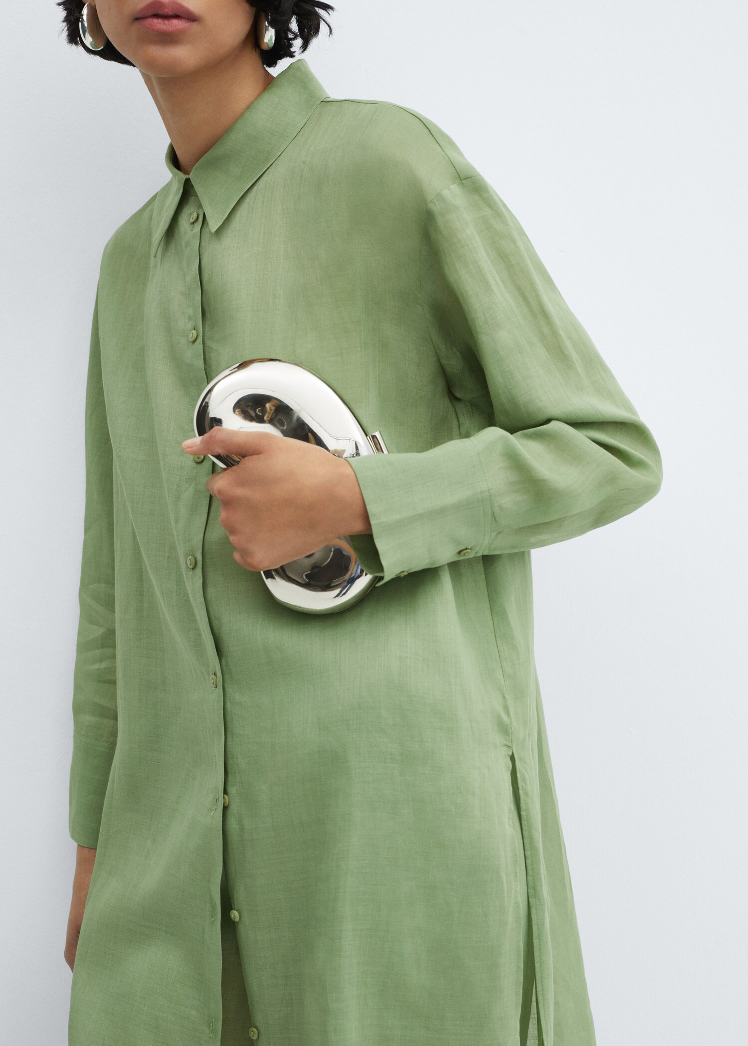 Oversize shirt openings - Details of the article 6