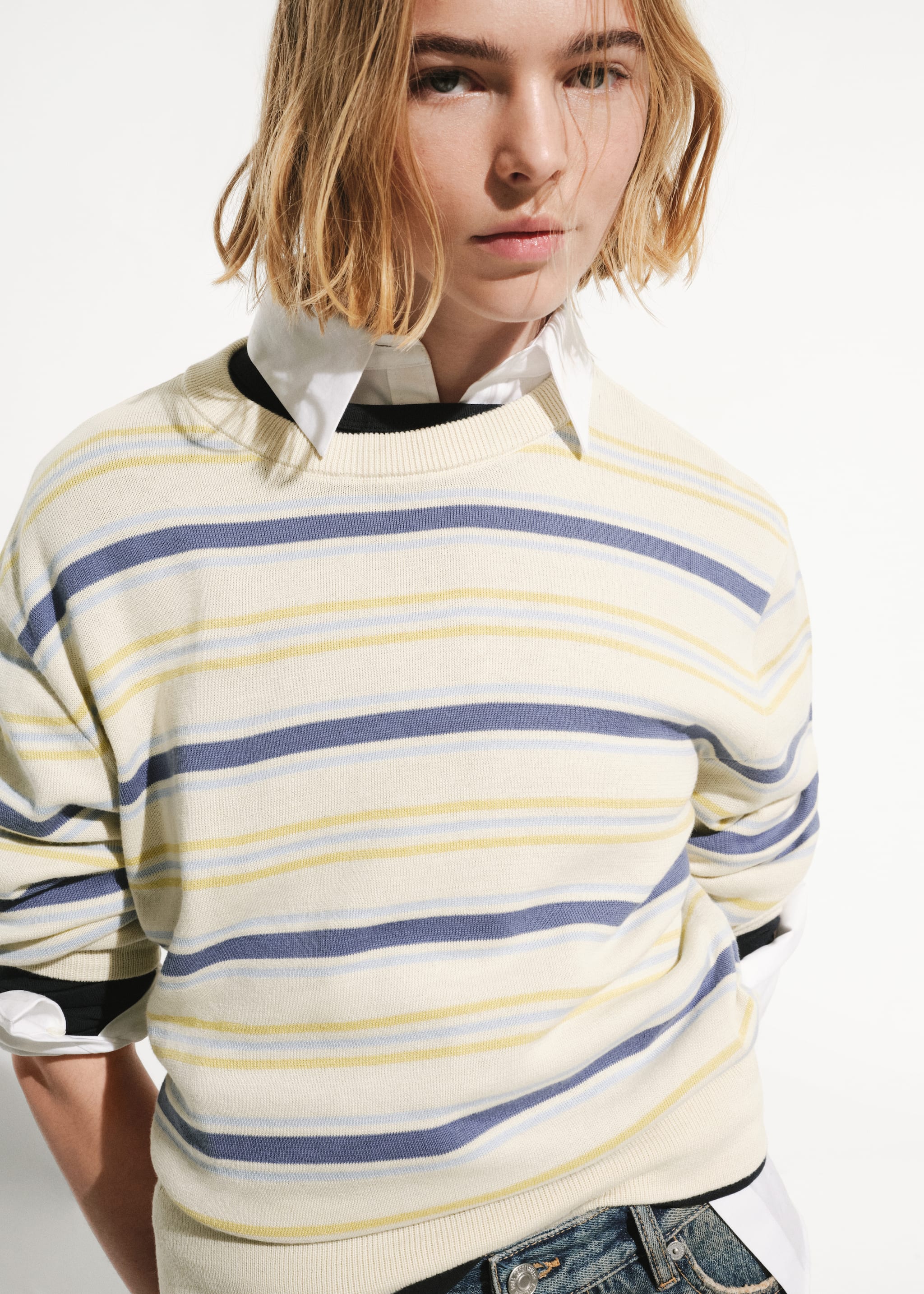 Round-neck striped sweater - Details of the article 6