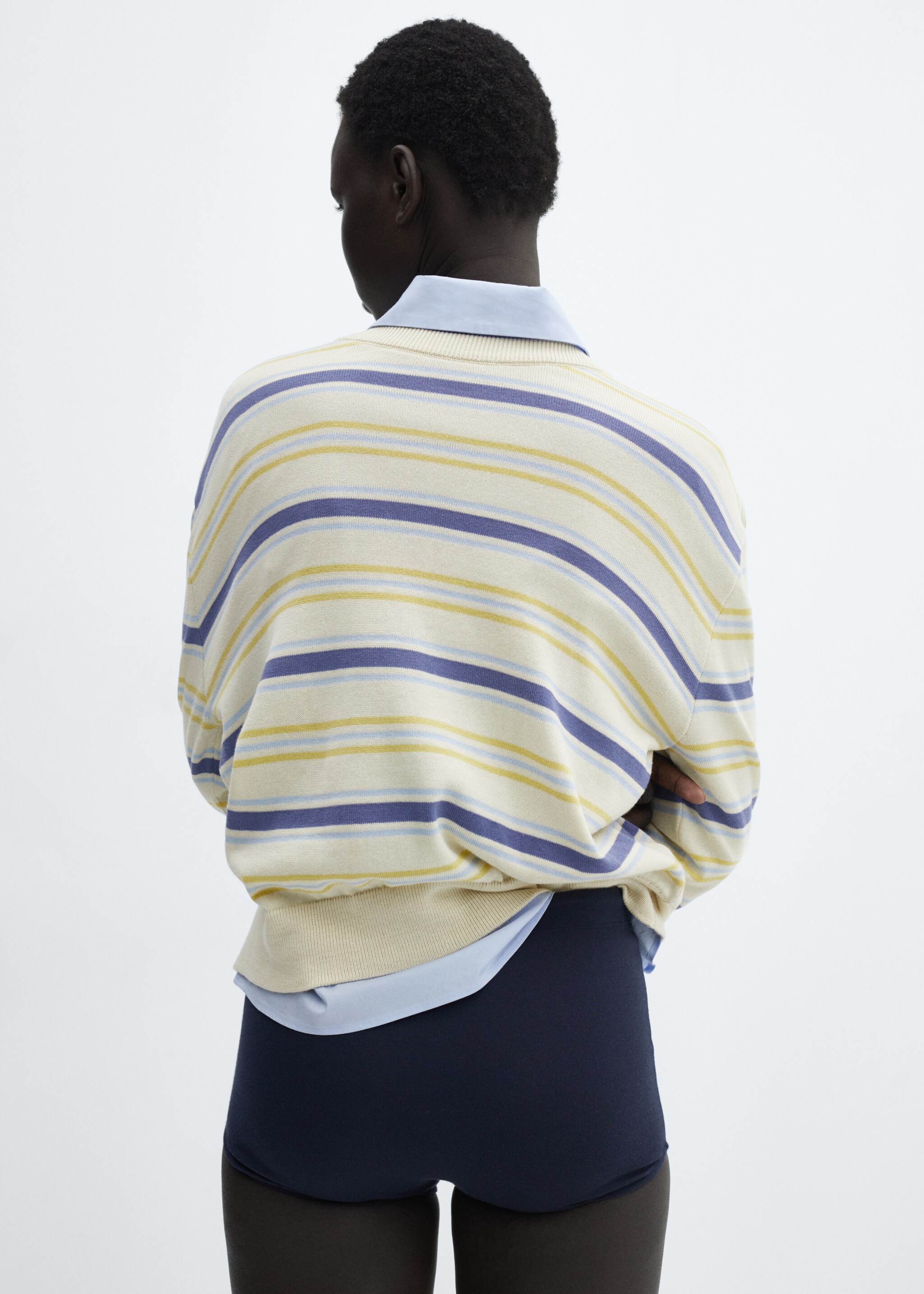 Round-neck striped sweater - Reverse of the article