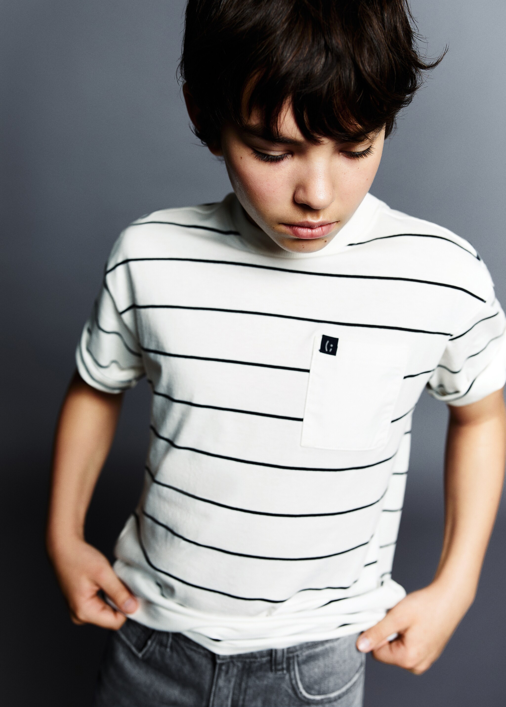 Chest-pocket striped T-shirt - Details of the article 1