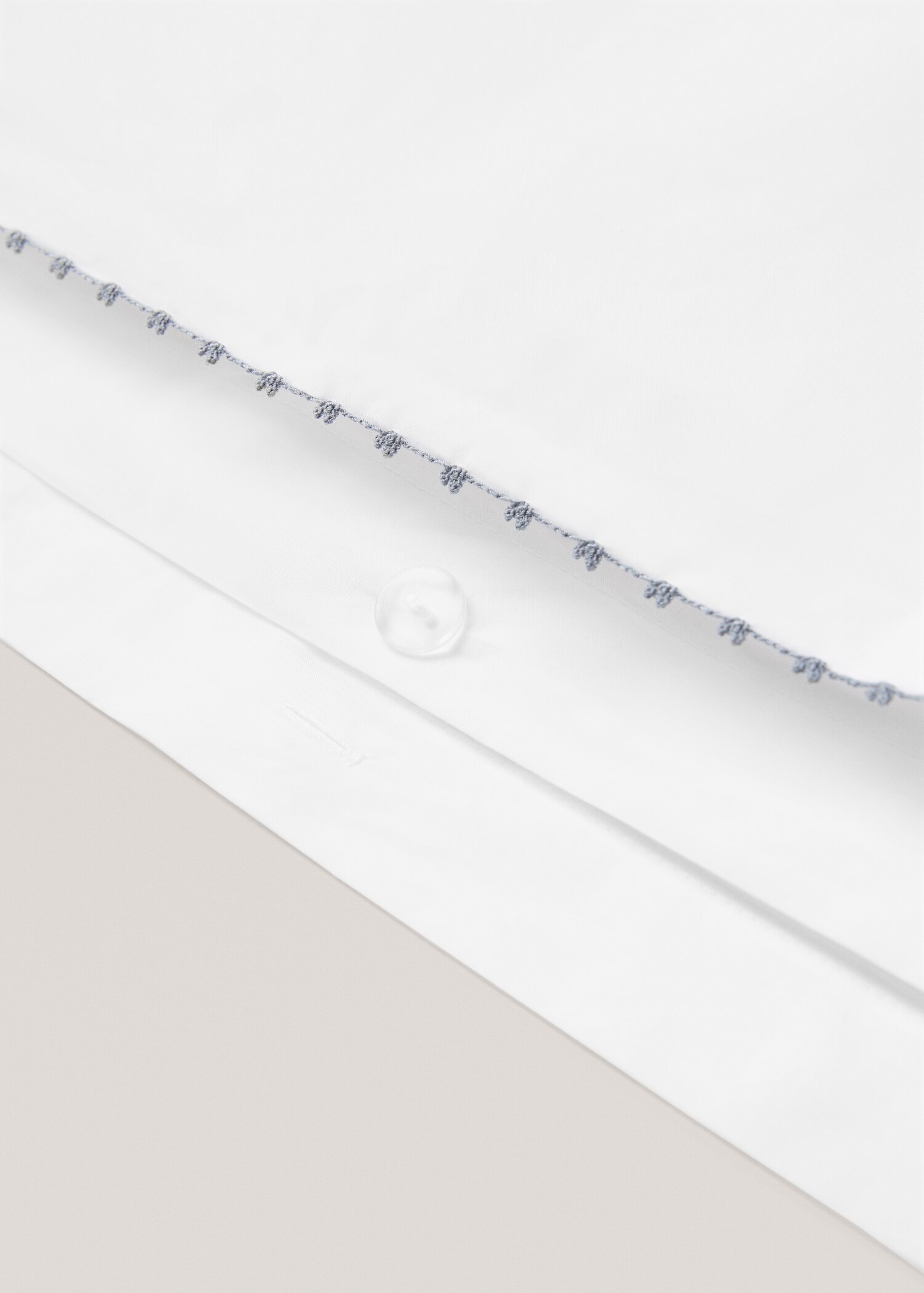 Dynetrekk i bomull med brodert detalj, seng 135 cm - Artikkeldetalj 1
