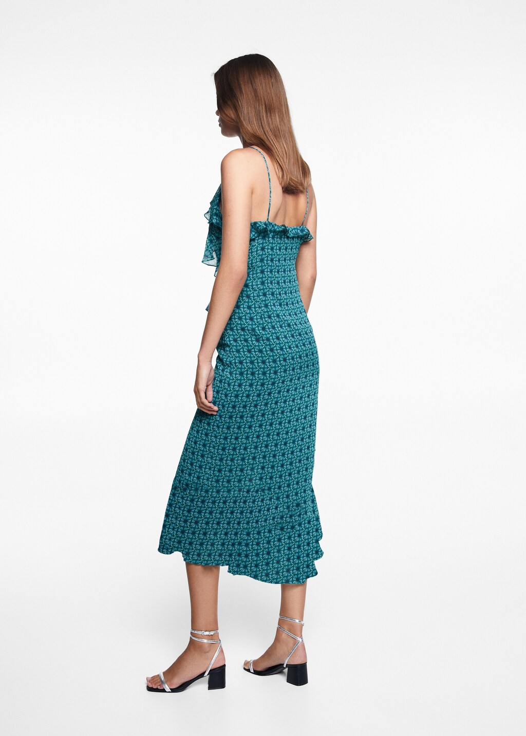 Robe bas asymetrique volants