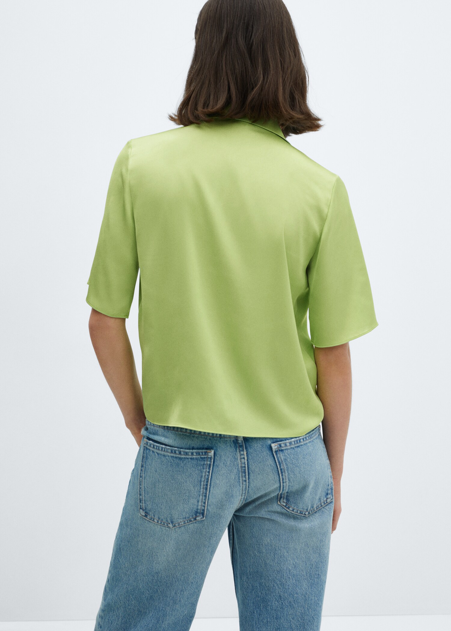 Short-sleeved satin shirt - Reverse of the article