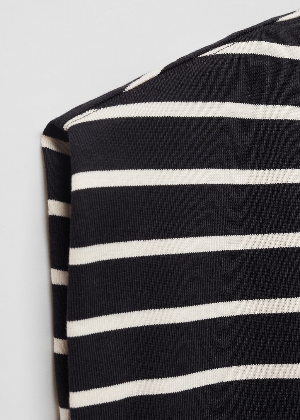 Shoulder pad stripped t-shirt