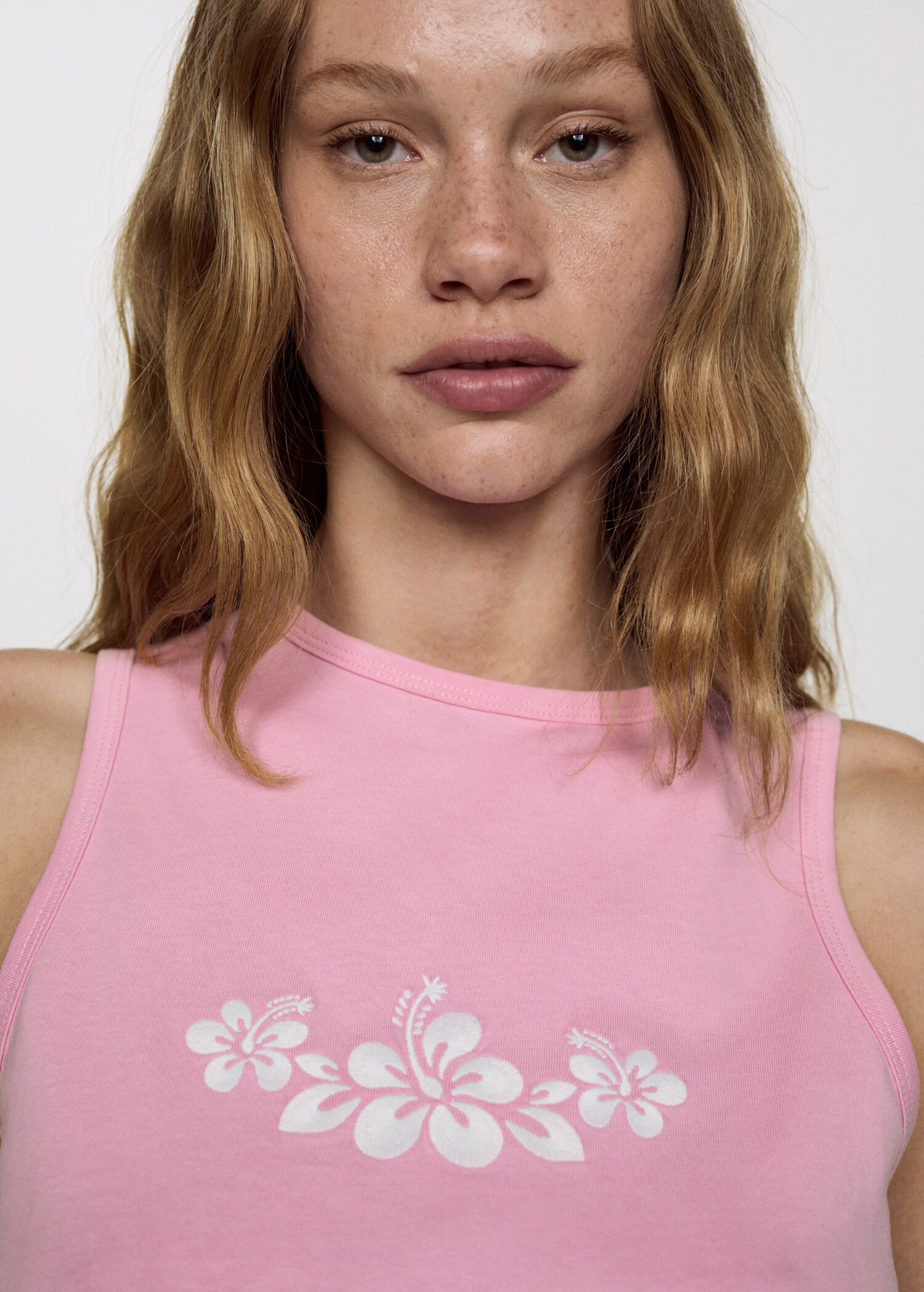 Printed sleeveless top - Details of the article 1