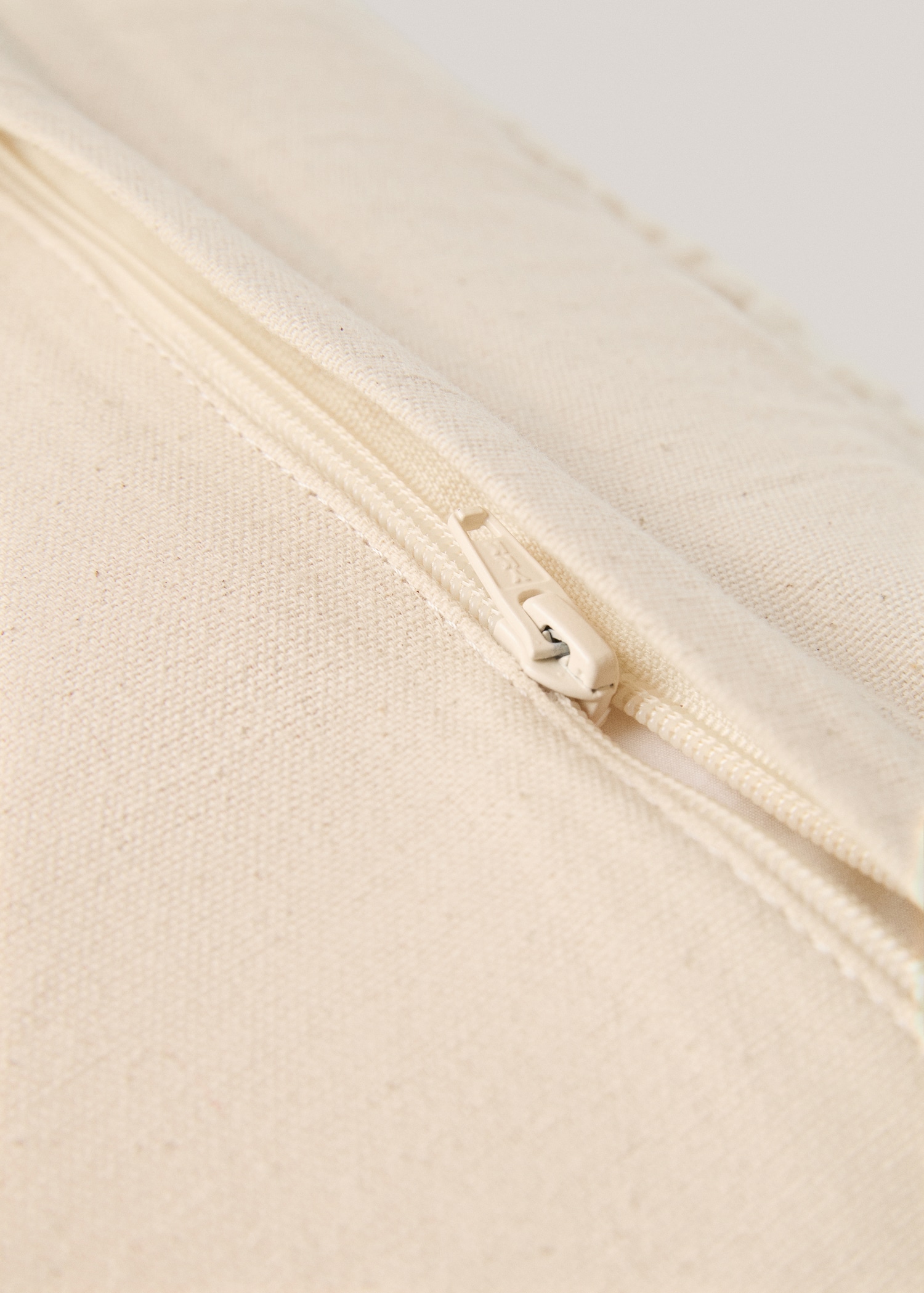 Bouclé wool cushion case 40x60cm - Details of the article 4