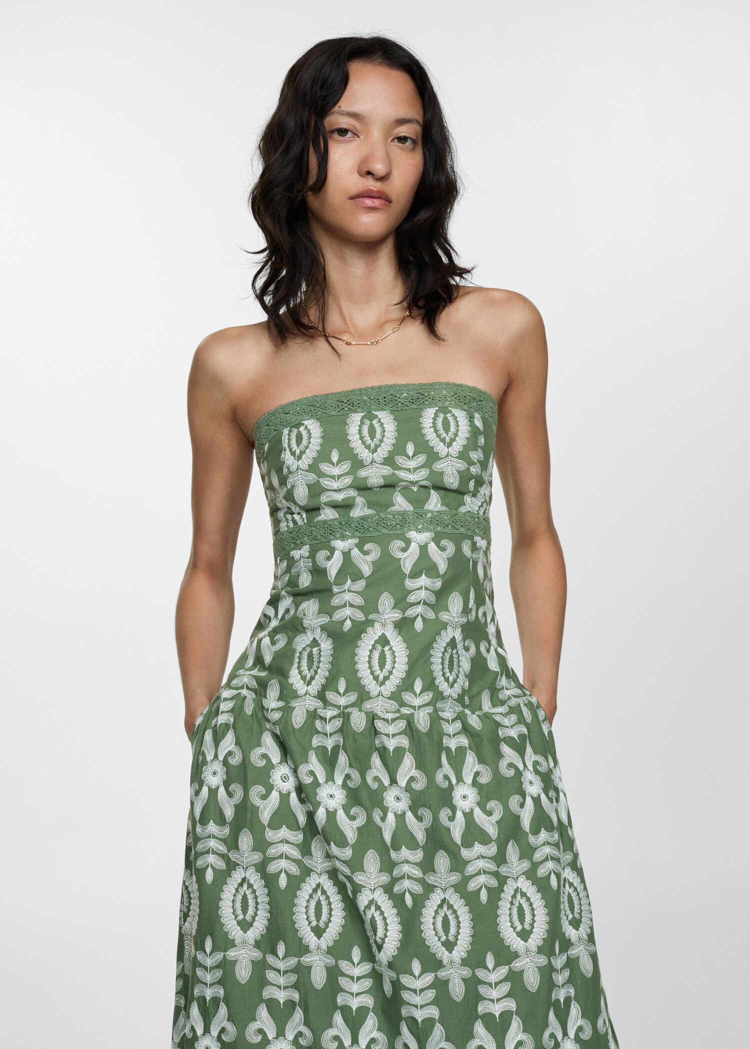 Strapless embroidered dress - Medium plane