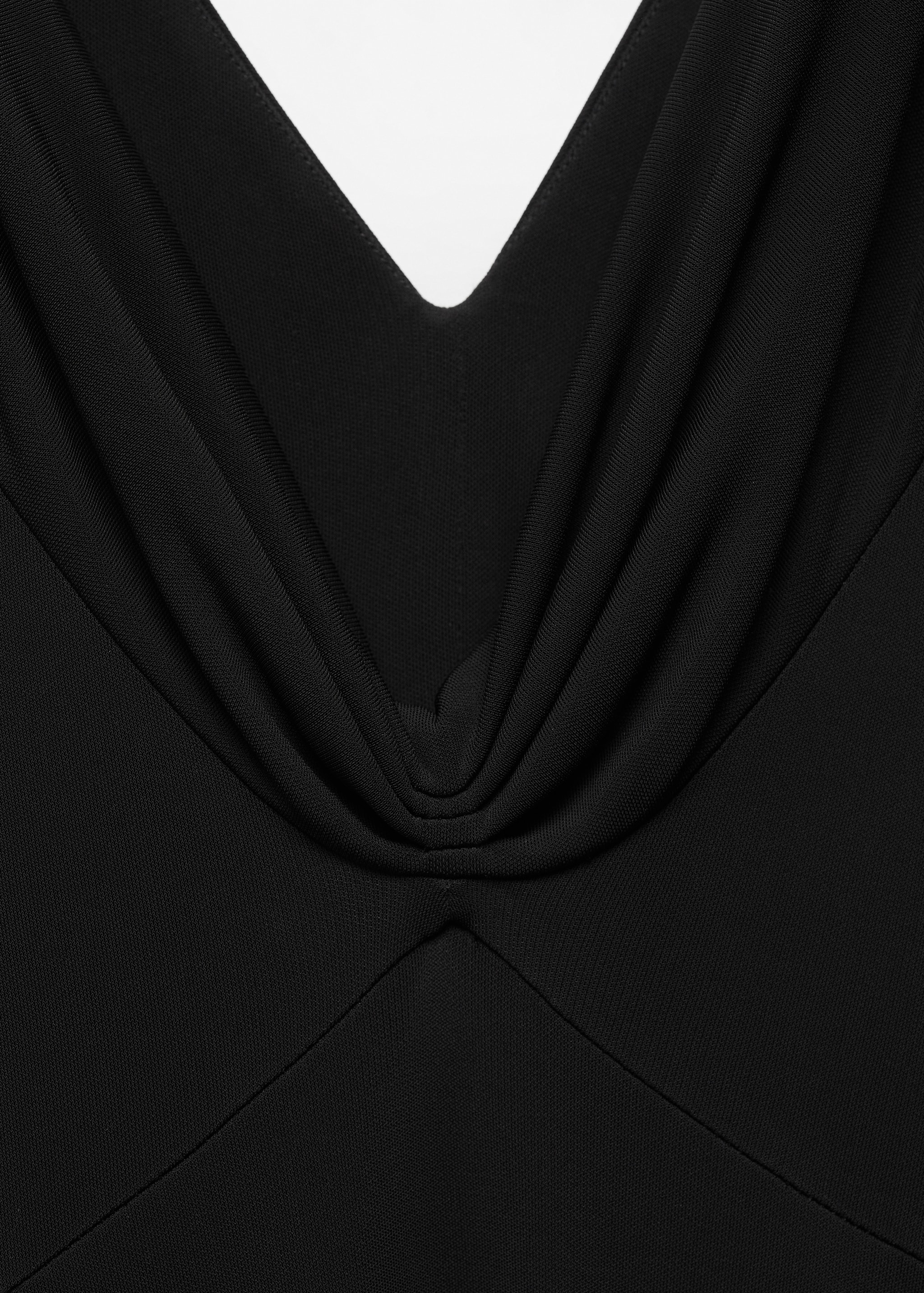 Трикотажное платье с драпированным декольте - Деталь изделия 8
