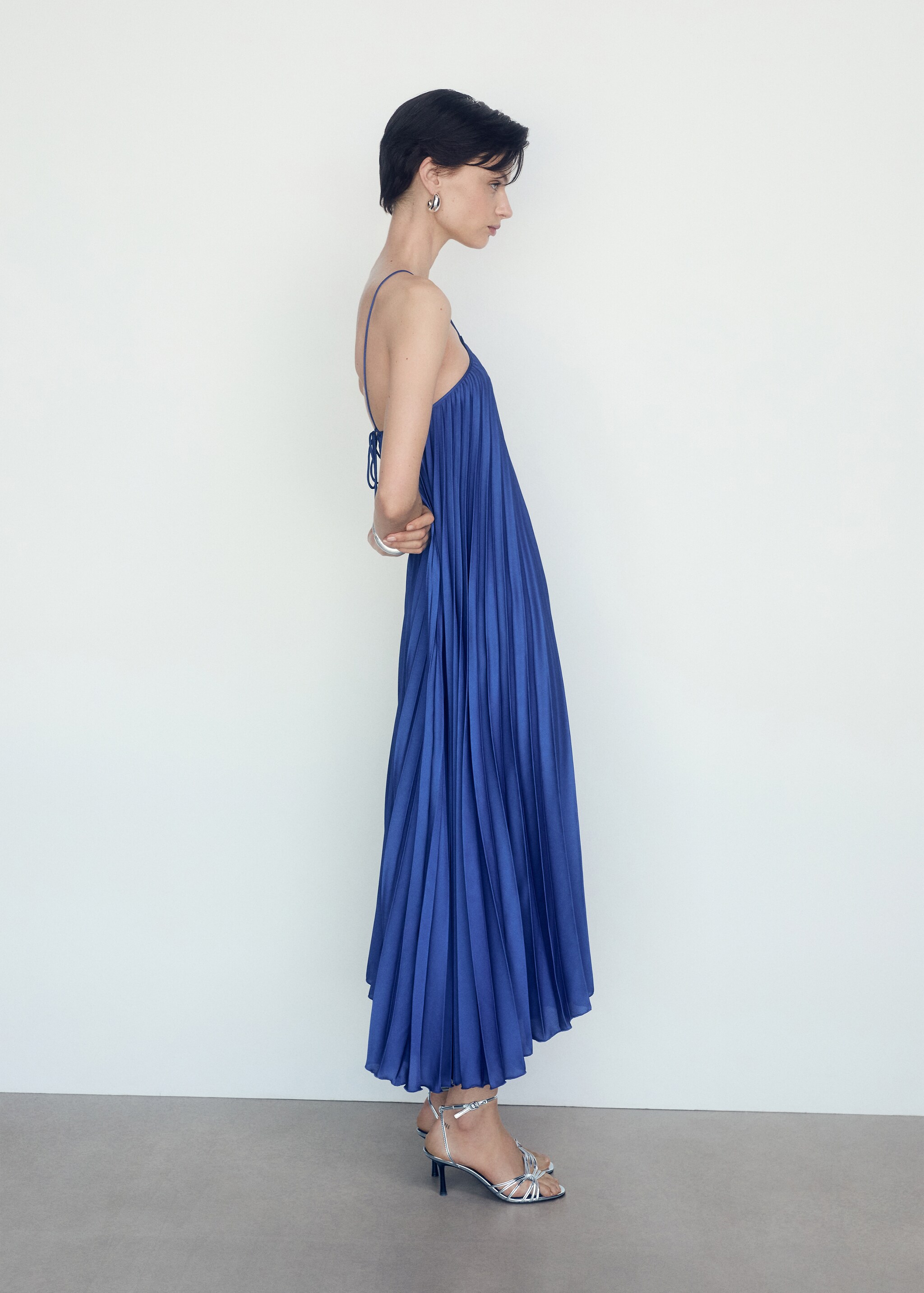 Pleated halter neck dress - Details of the article 6