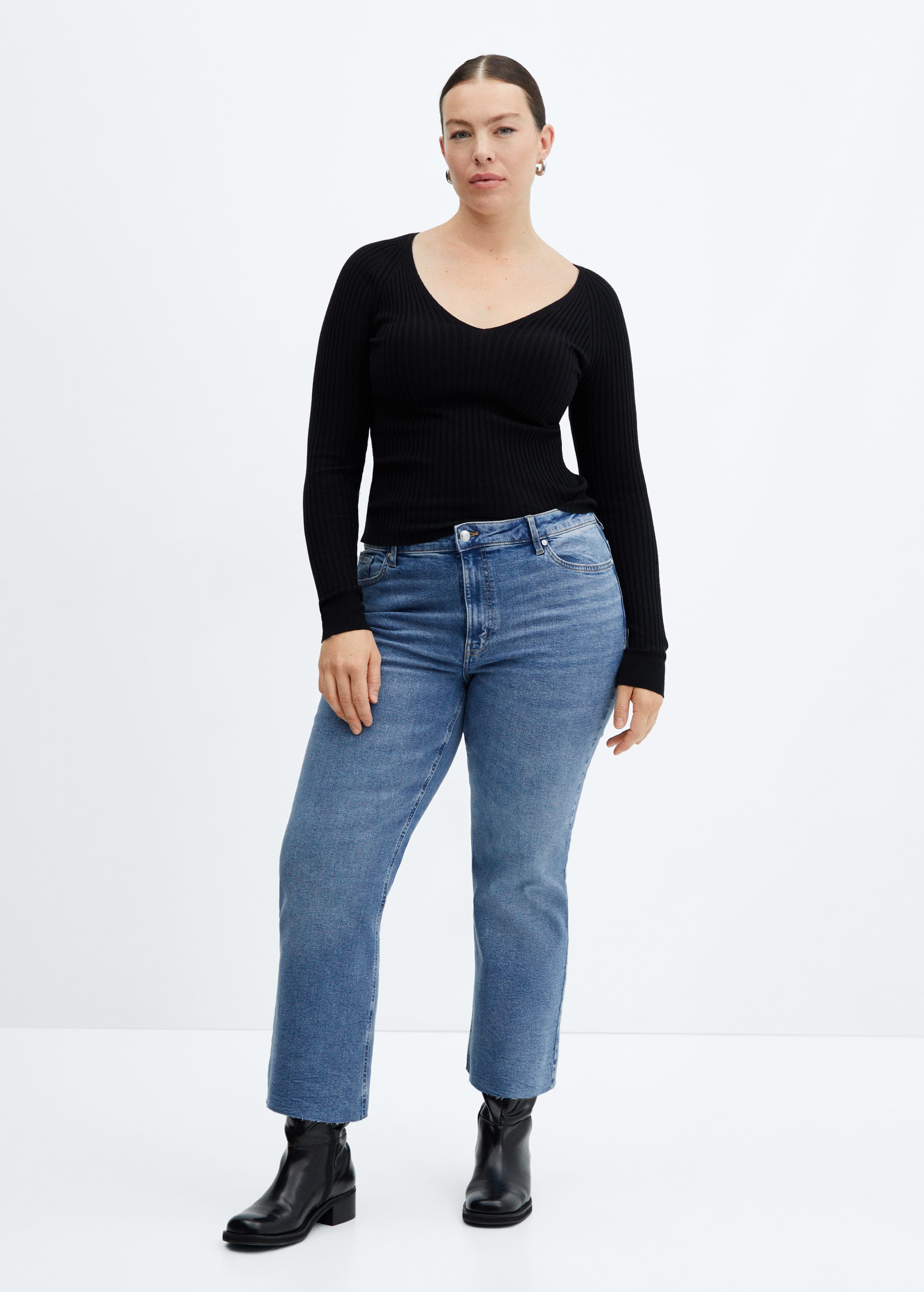 Crop flared jeans - Details of the article 3