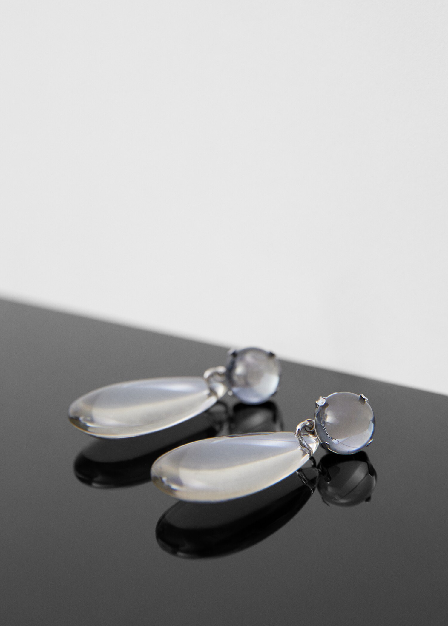 Pendant crystals earrings - Details of the article 1
