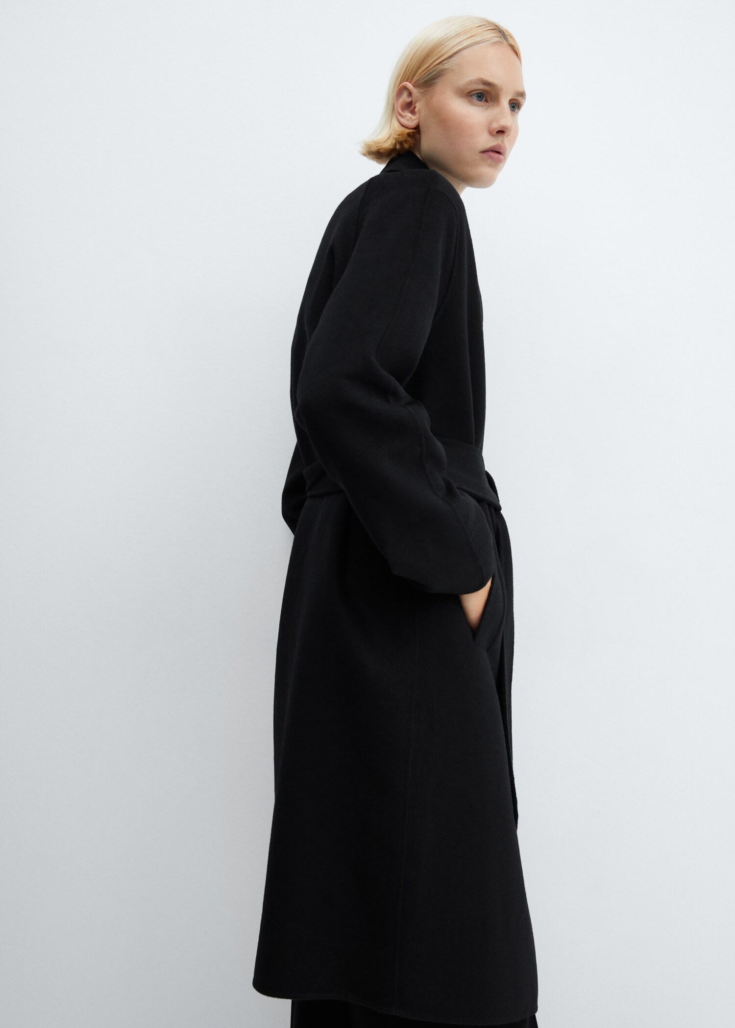 Wool coat with handmade belt - Details of the article 2