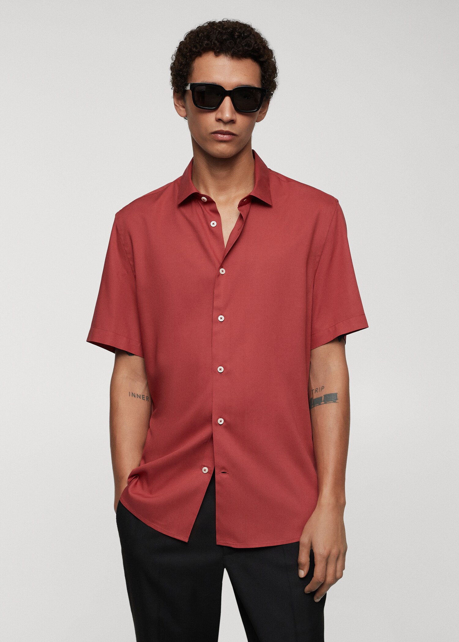 เสื้อเชิ้ตแขนสั้นทรงคลาสสิค - เครื่องบินขนาดกลาง