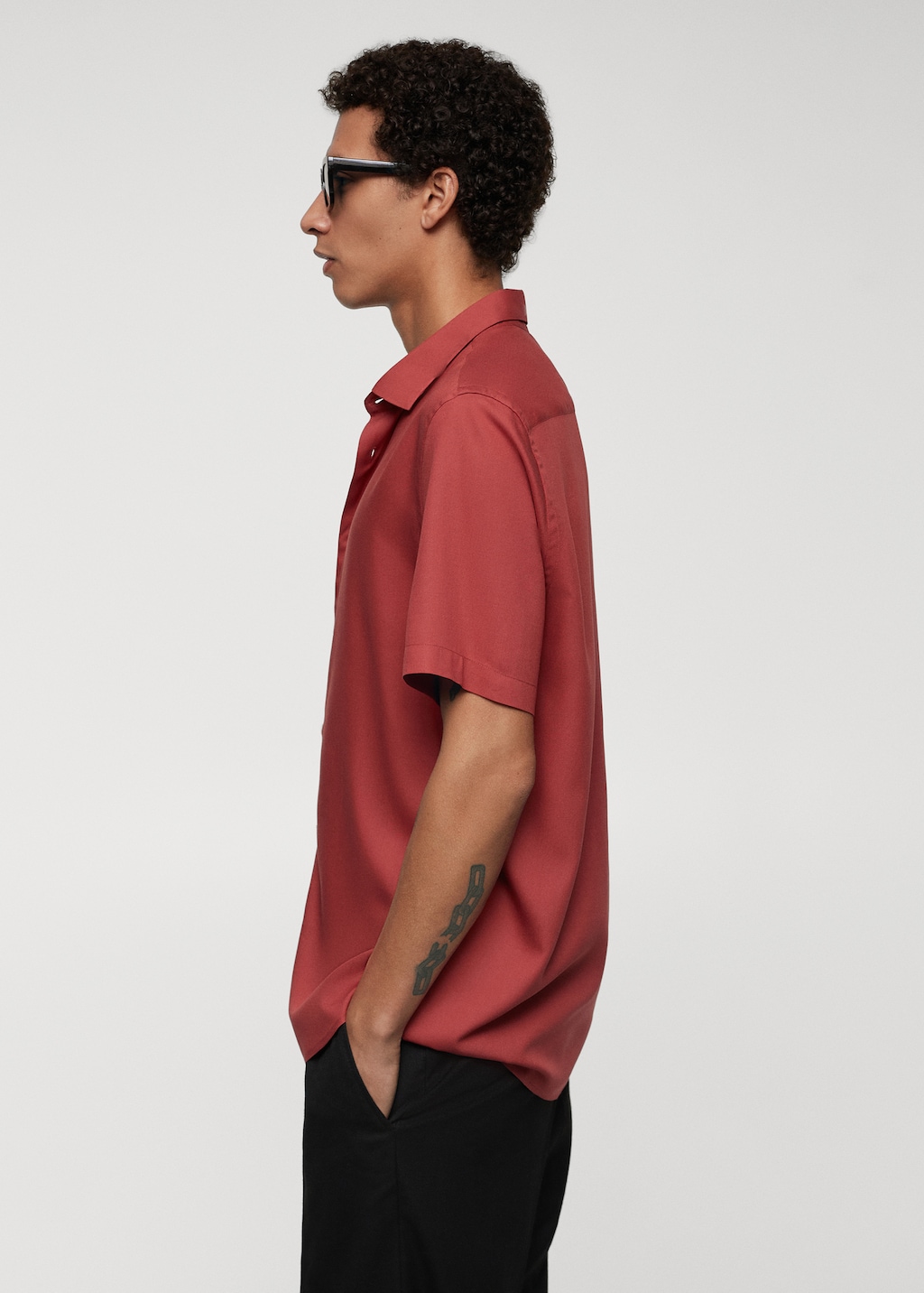 Classic-fit short sleeved shirt