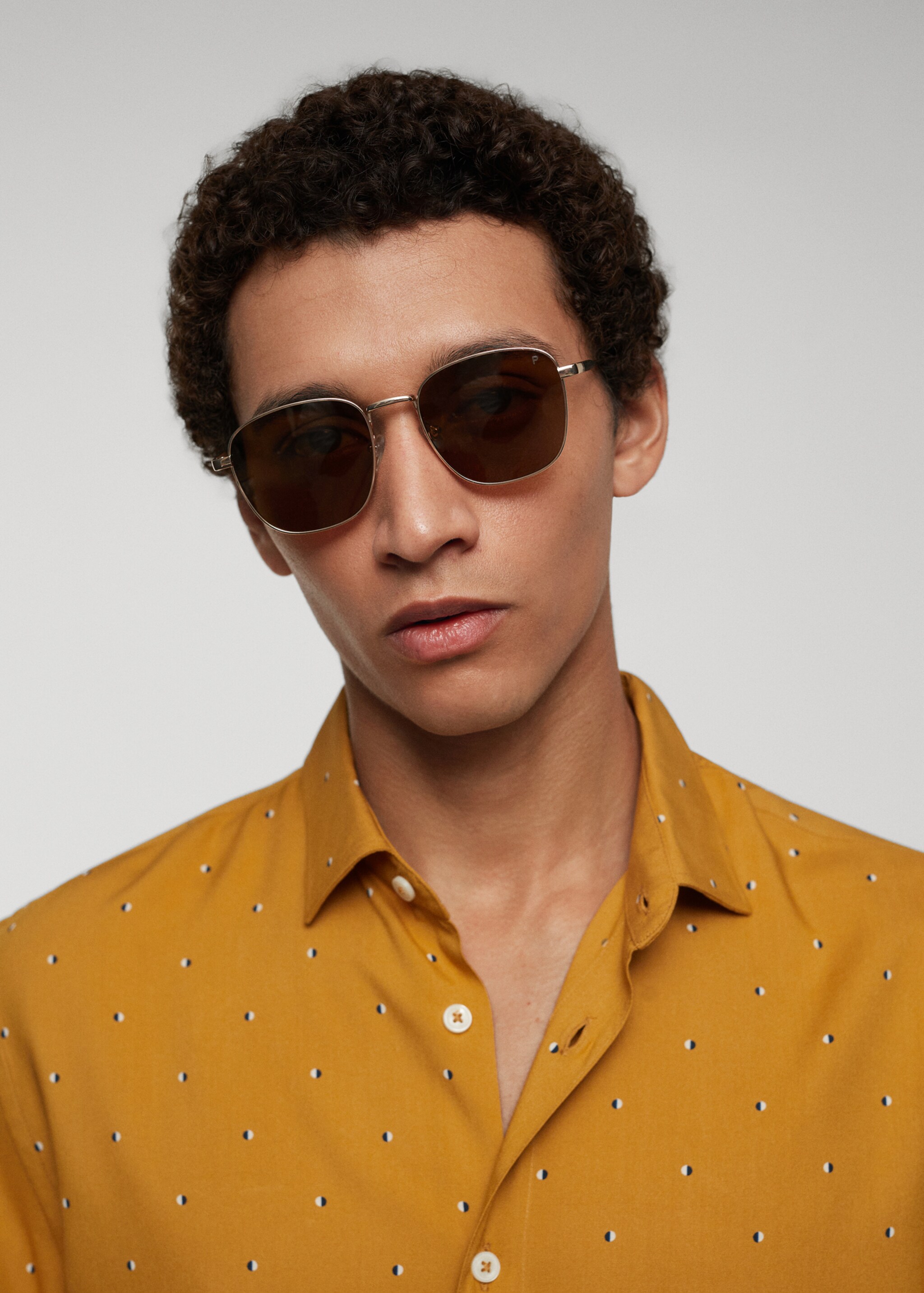 Camisa manga corta mircoestampado - Detalle del artículo 1, Beige. Ref: 67010457-00.